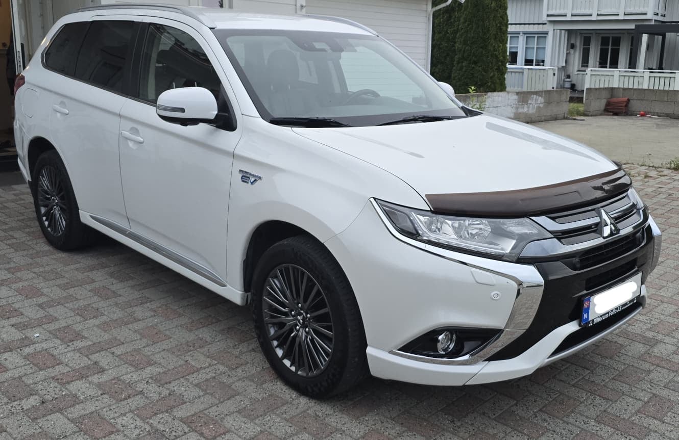 Mitsubishi Outlander, 2018, Blyfri 95 / Electric (hybrid), automatic