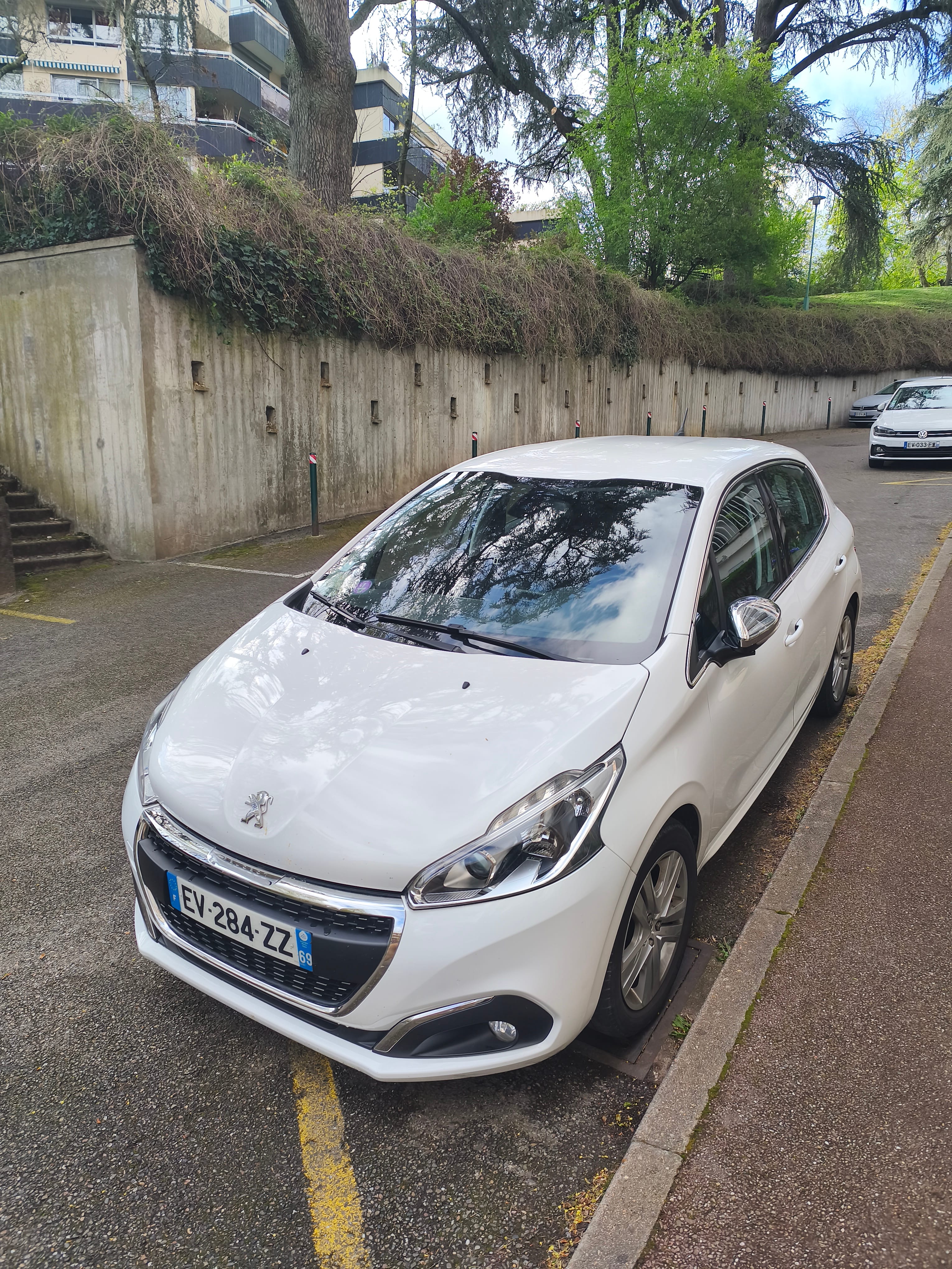 Peugeot 208 1.2 thp 110 cv, 2018, Essence 95