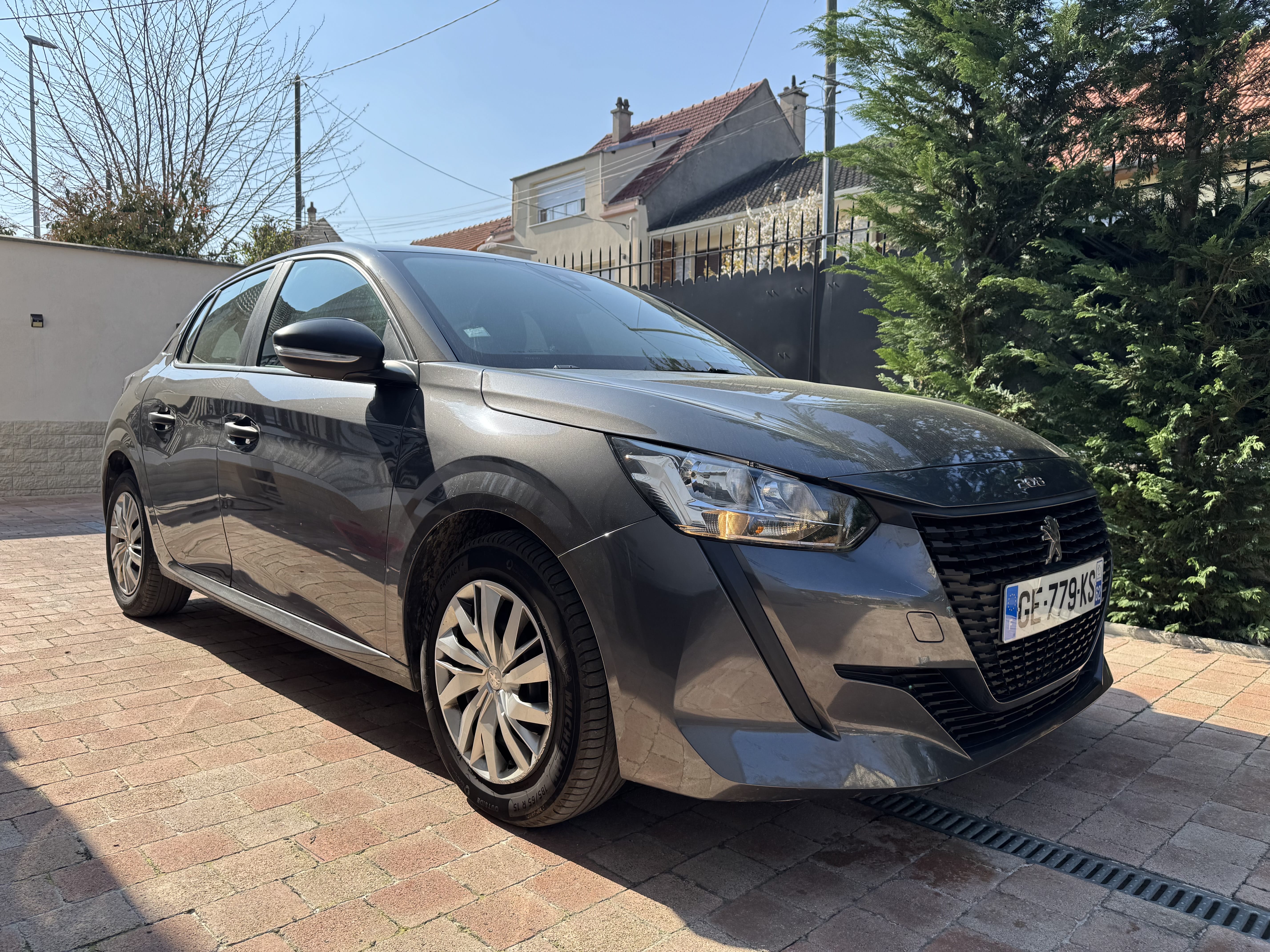 Peugeot 208 essence économique, 2022, Essence 95