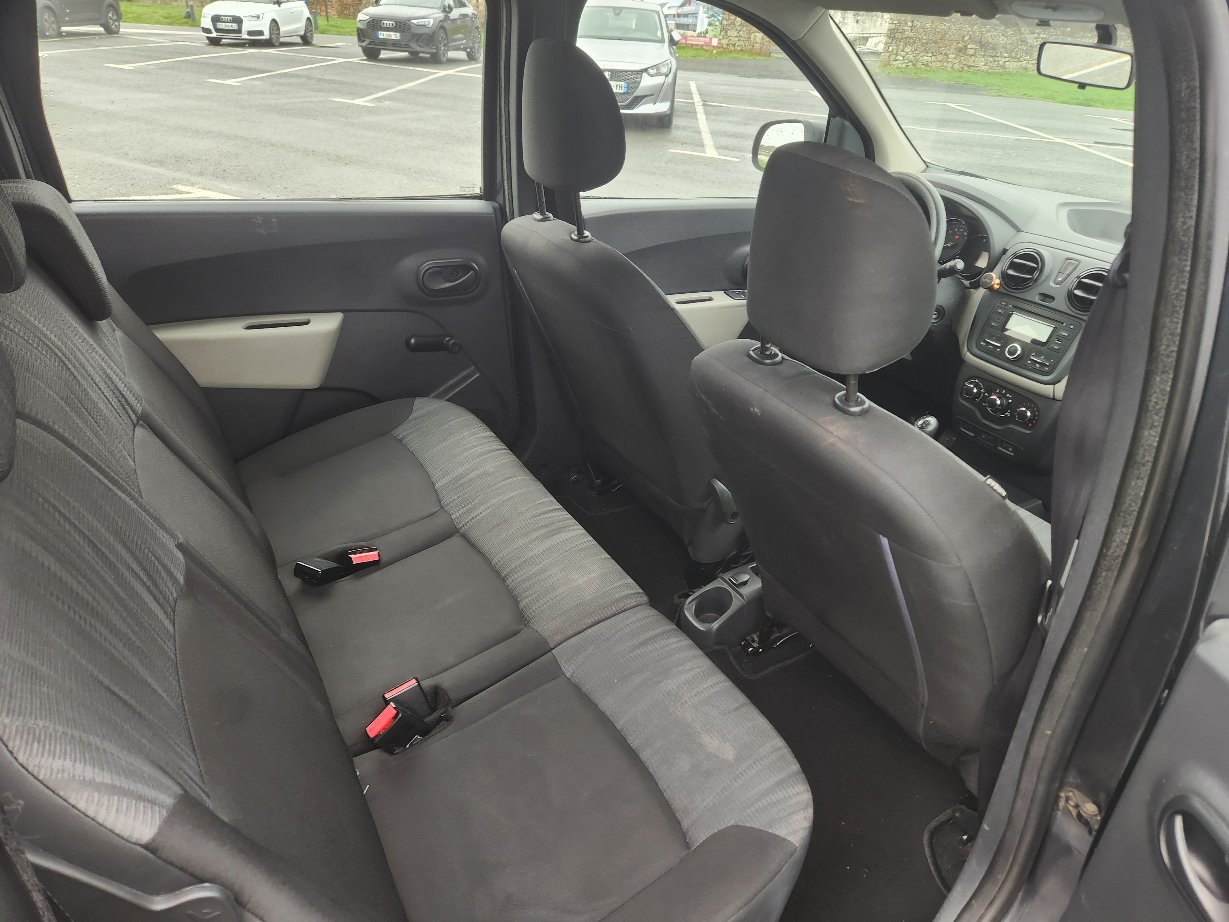 Dacia Lodgy avec Autoradio