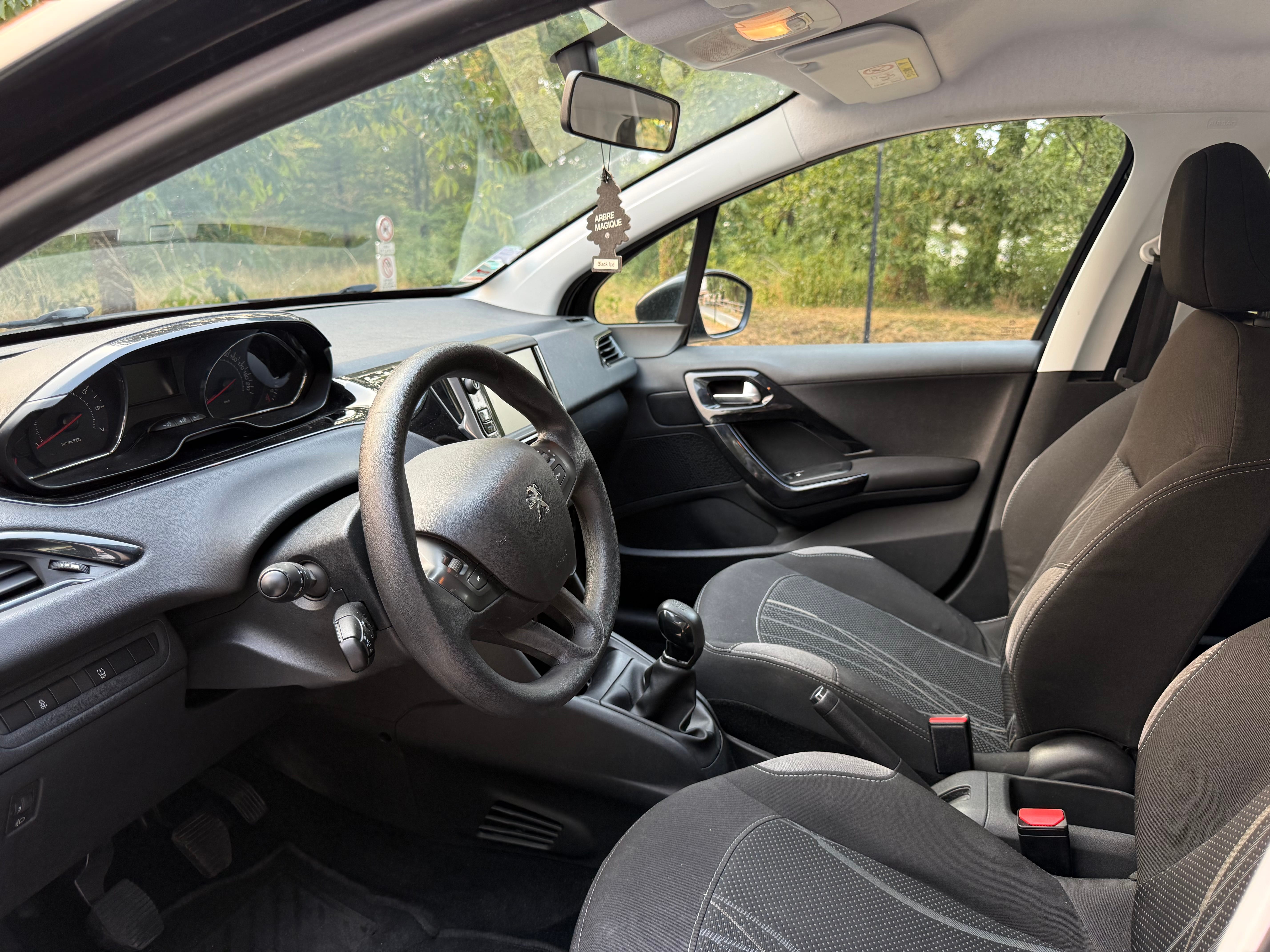 Peugeot 208 avec Port USB