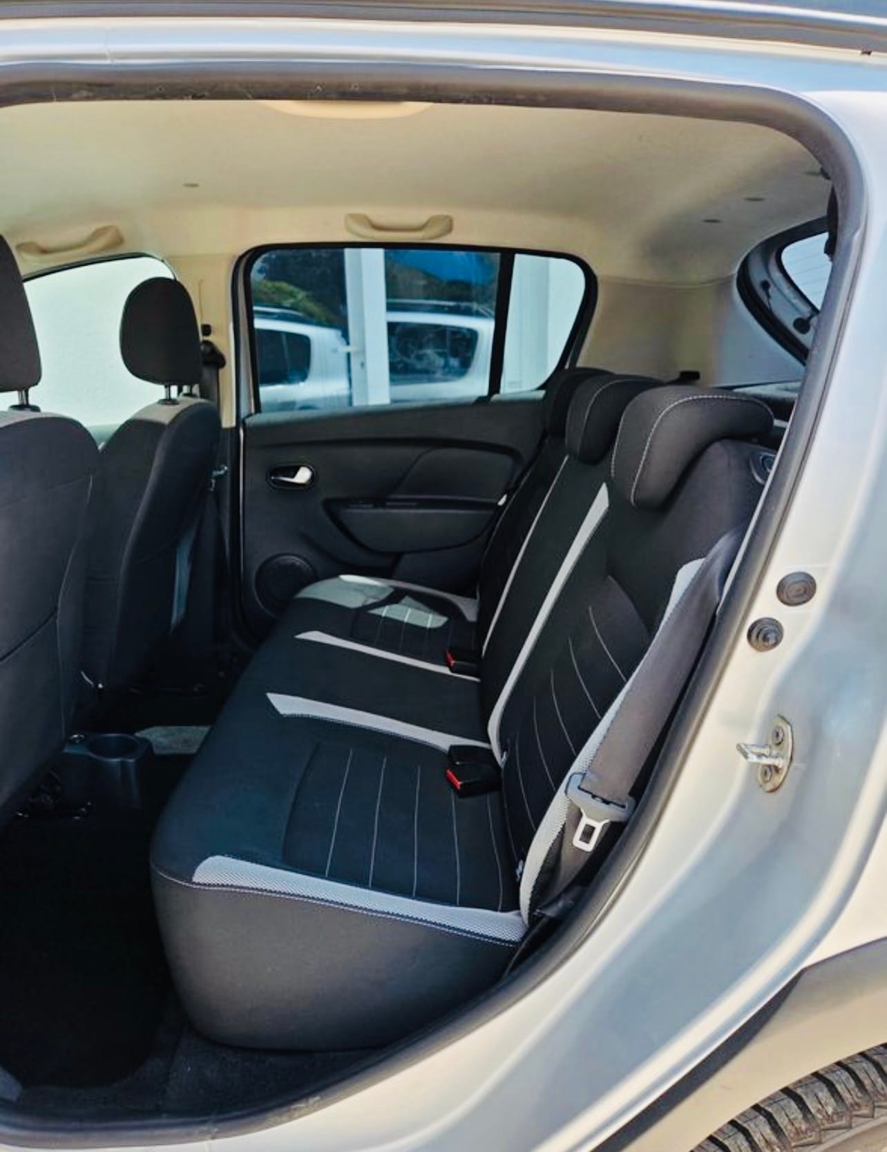 Dacia Sandero Stepway avec Autoradio