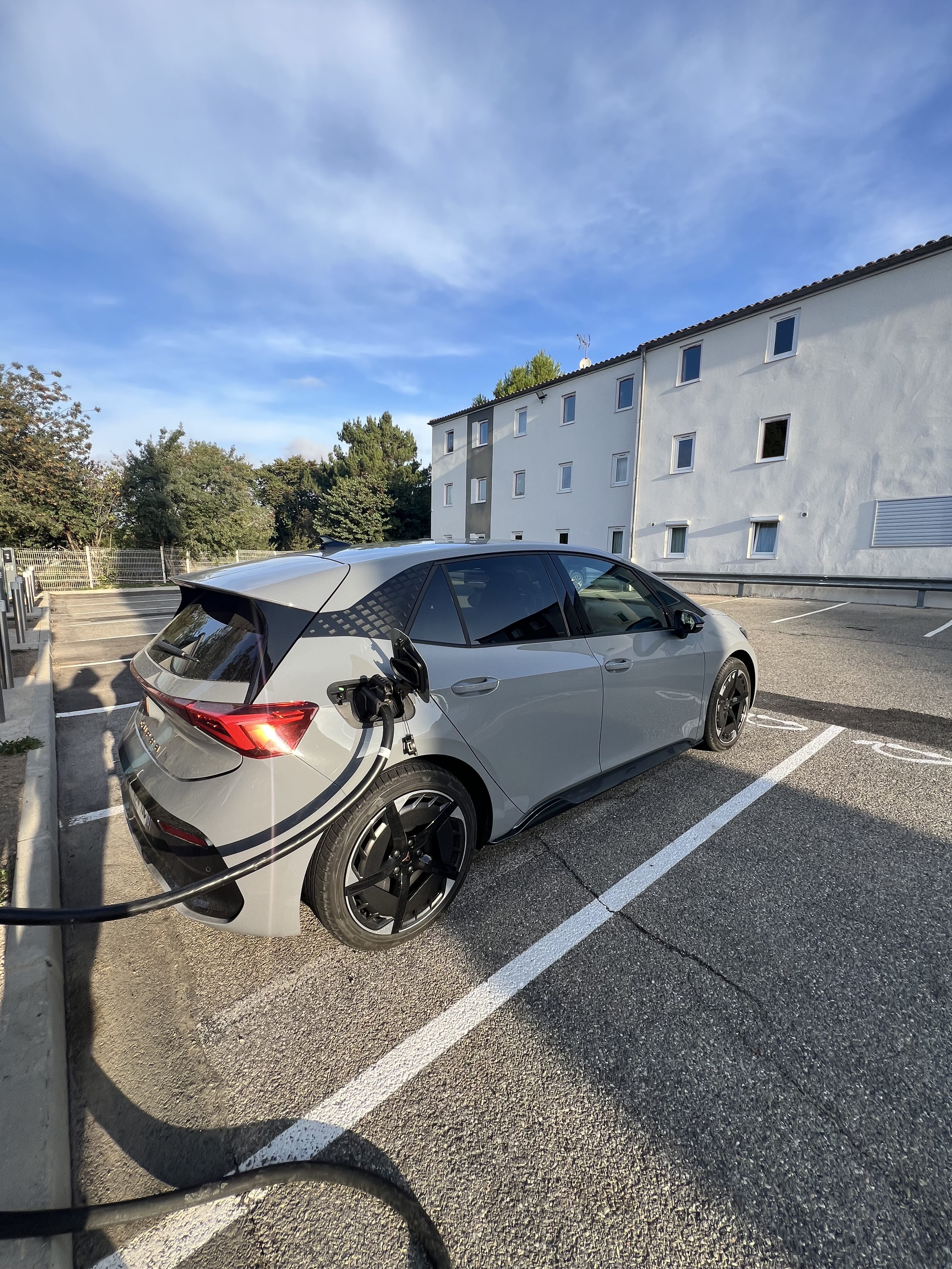 Cupra Born 77 kw 245 cv avec Climatisation