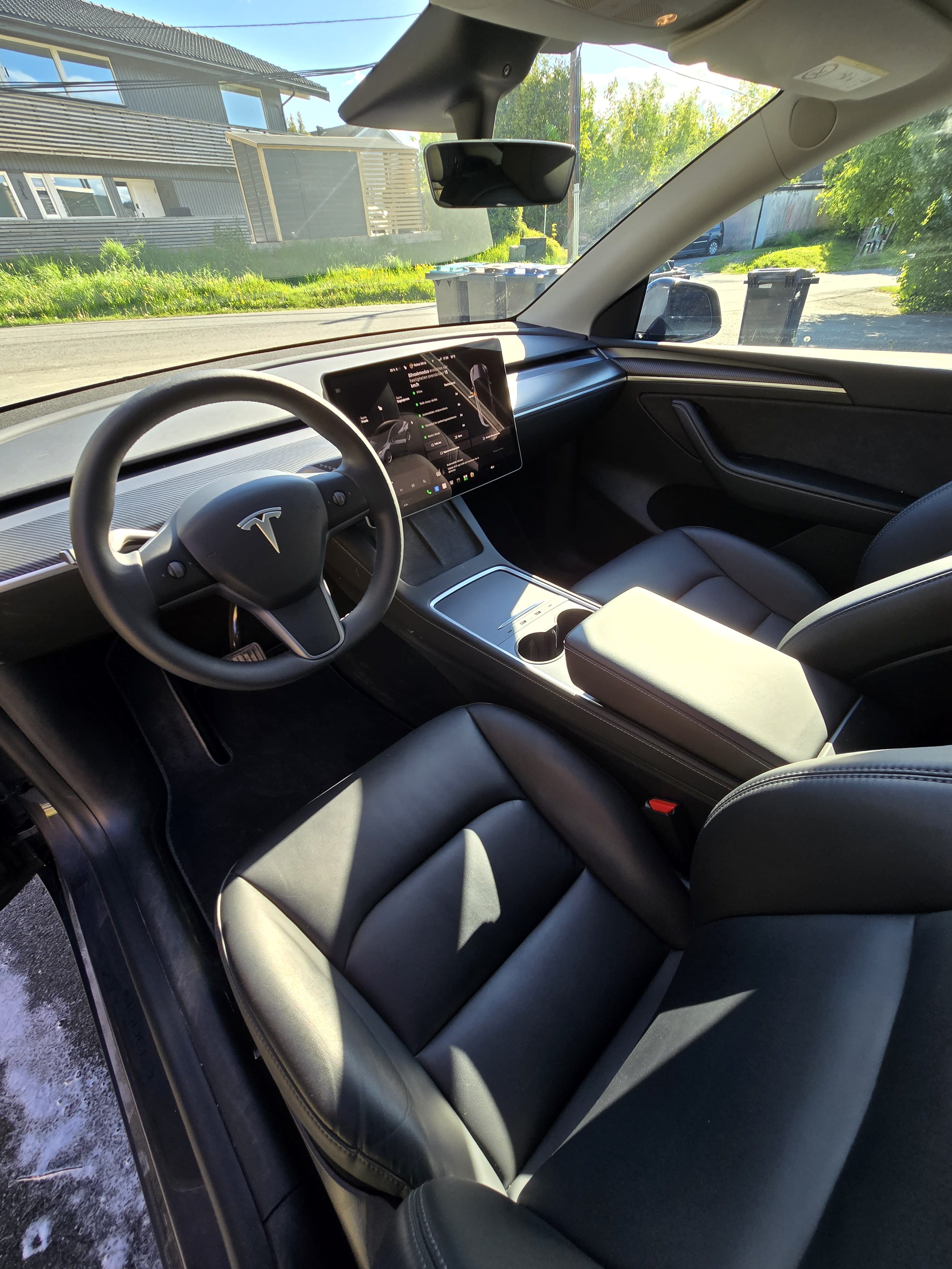 Tesla Model Y Long Range med GPS