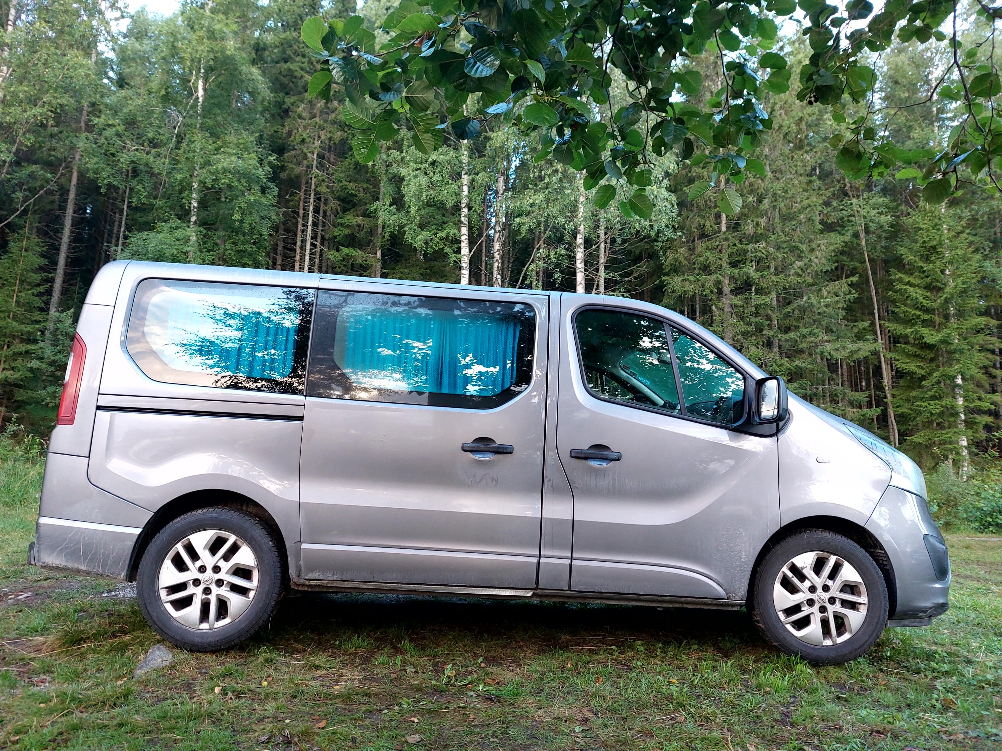 Opel Vivaro Kombi mit Klimaanlage