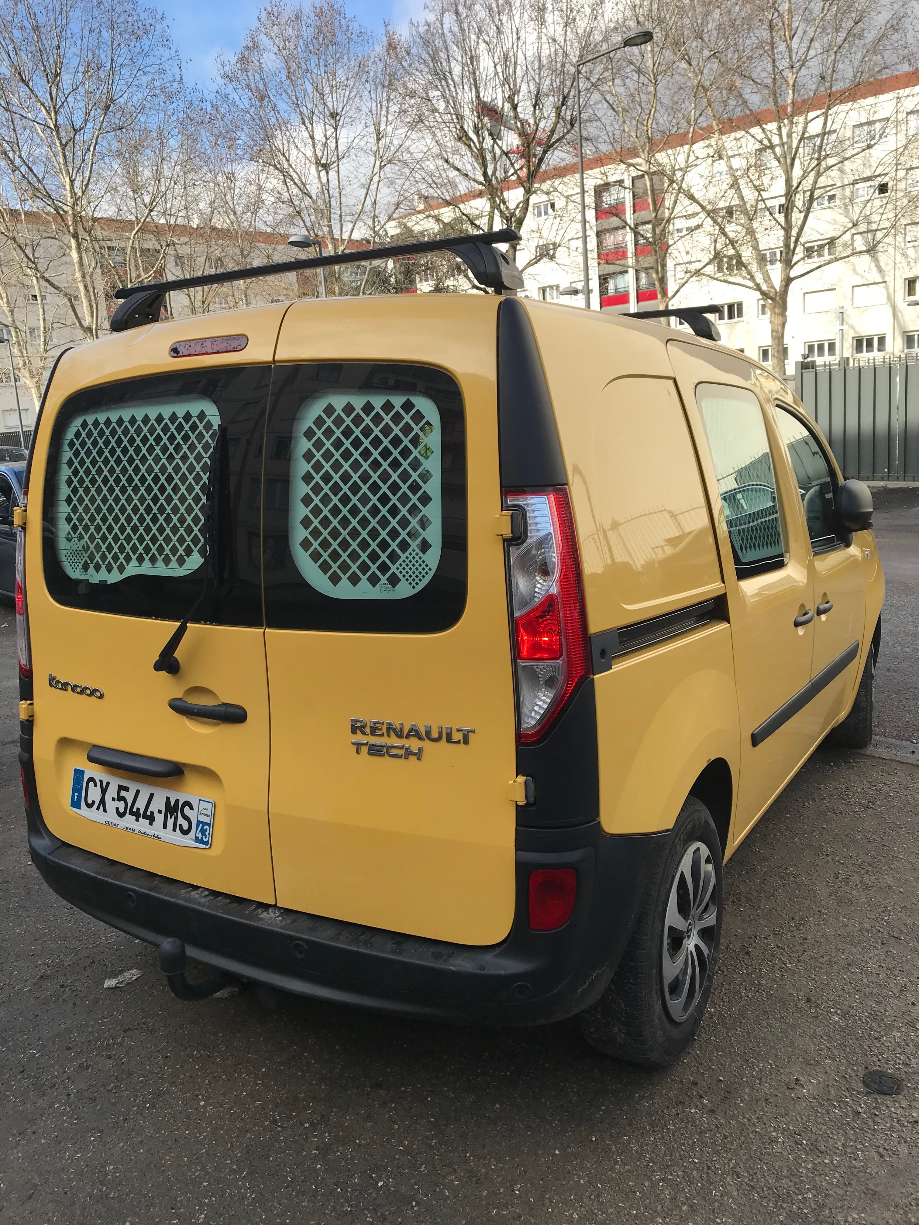 Renault Kangoo Express 1.5 DCI Fourgon avec Attelage