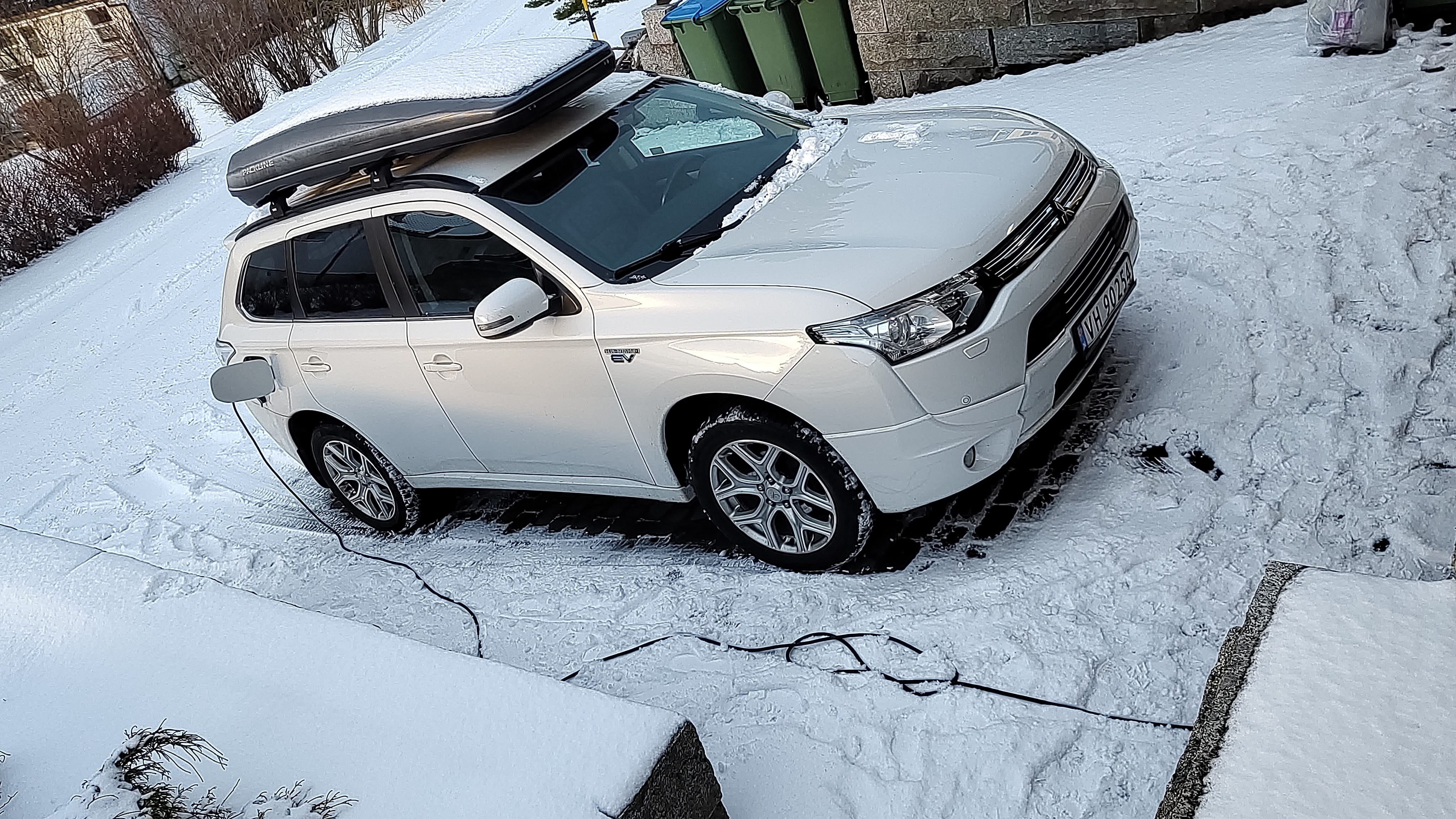 Mitsubishi Outlander CW0, ladbar hybrid med Aircondition