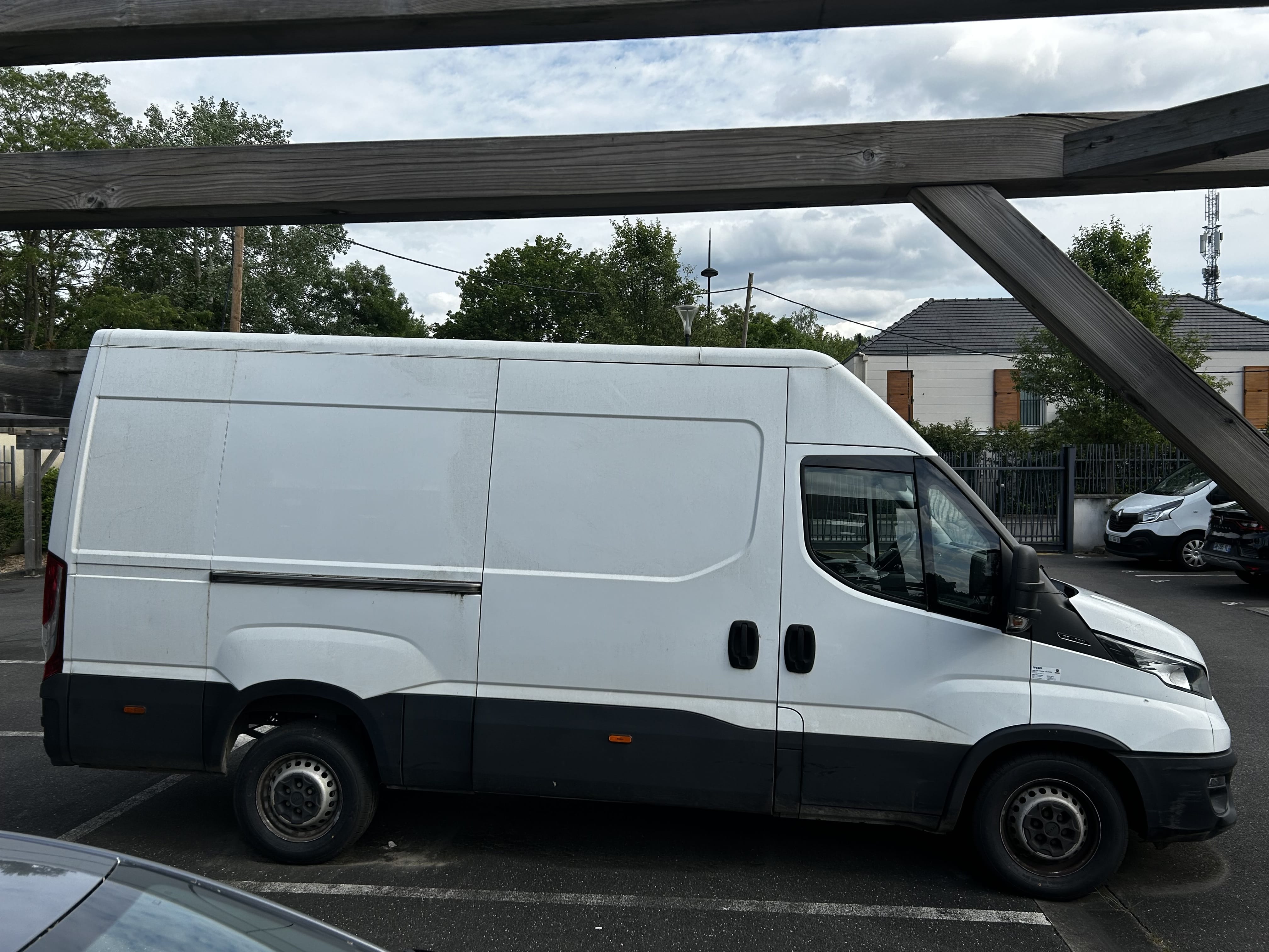 Iveco Daily Fourgon avec GPS