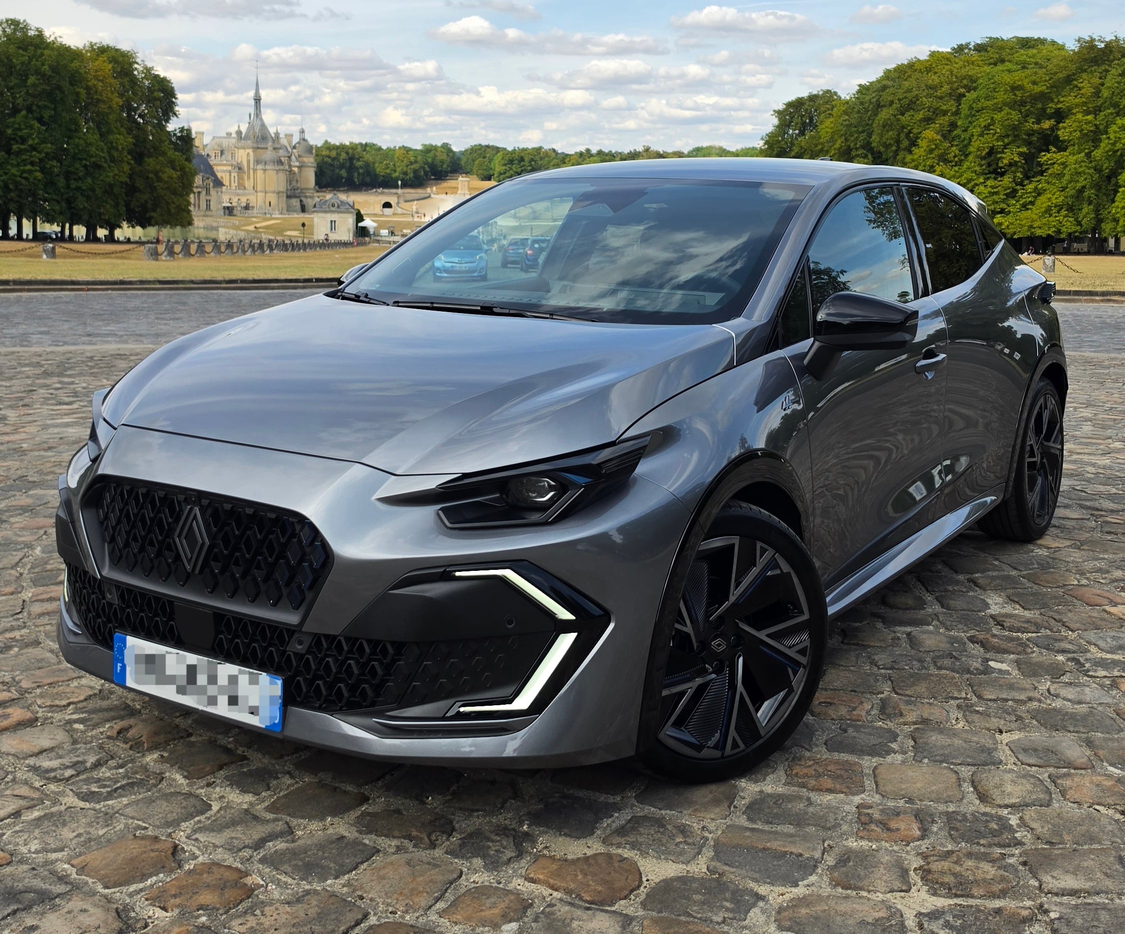 Renault Clio Alpine, 2026, Essence 95 / Électrique (hybride), automatique