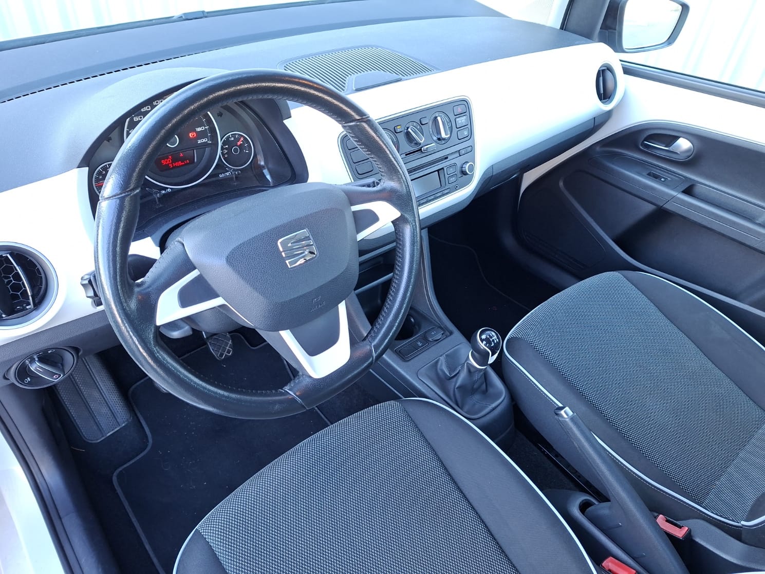 Seat Mii 1.0 MPI avec Entrée audio / iPod