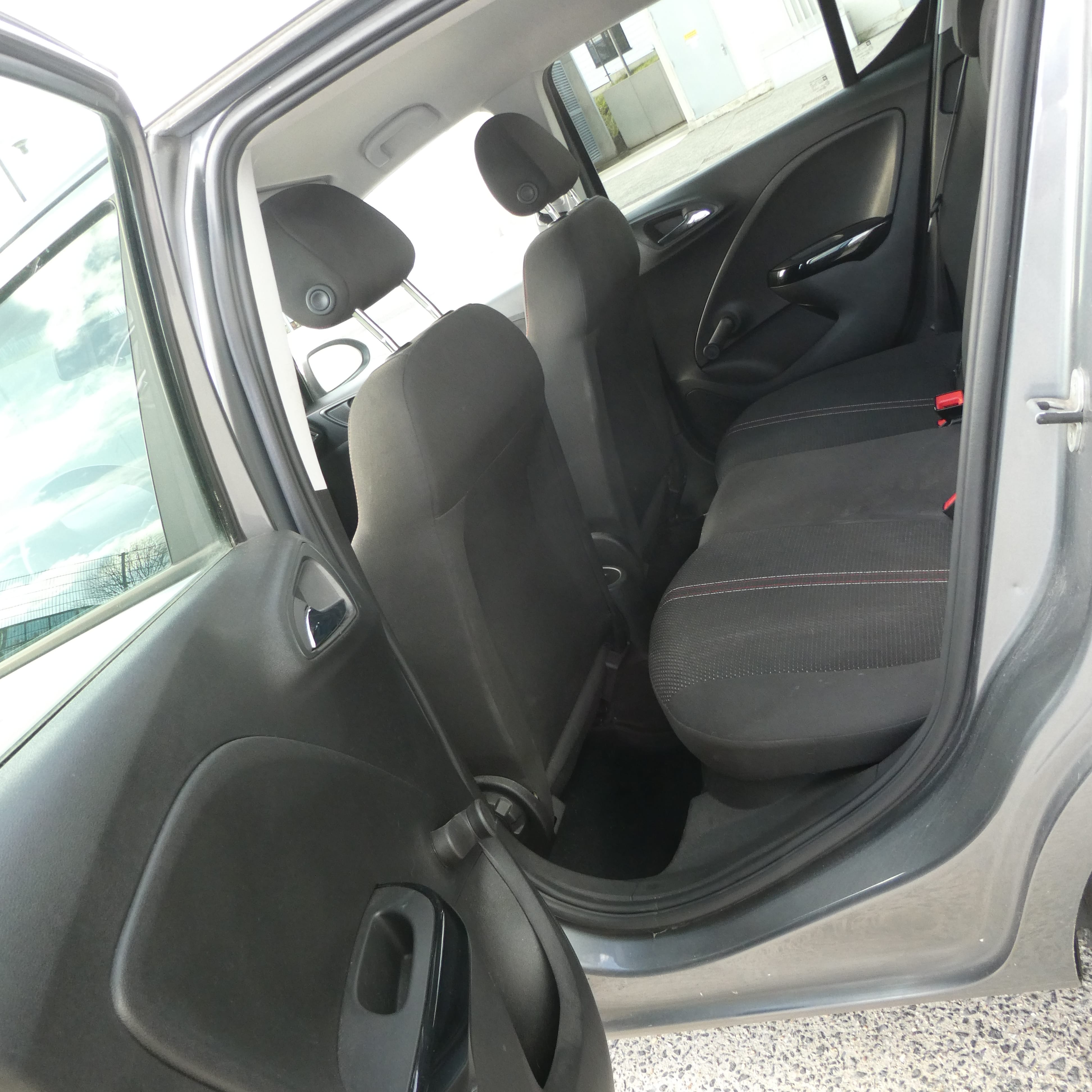 Opel Corsa : 5d - Euro 6b + Crit'air 1 - Manueel avec Apple CarPlay