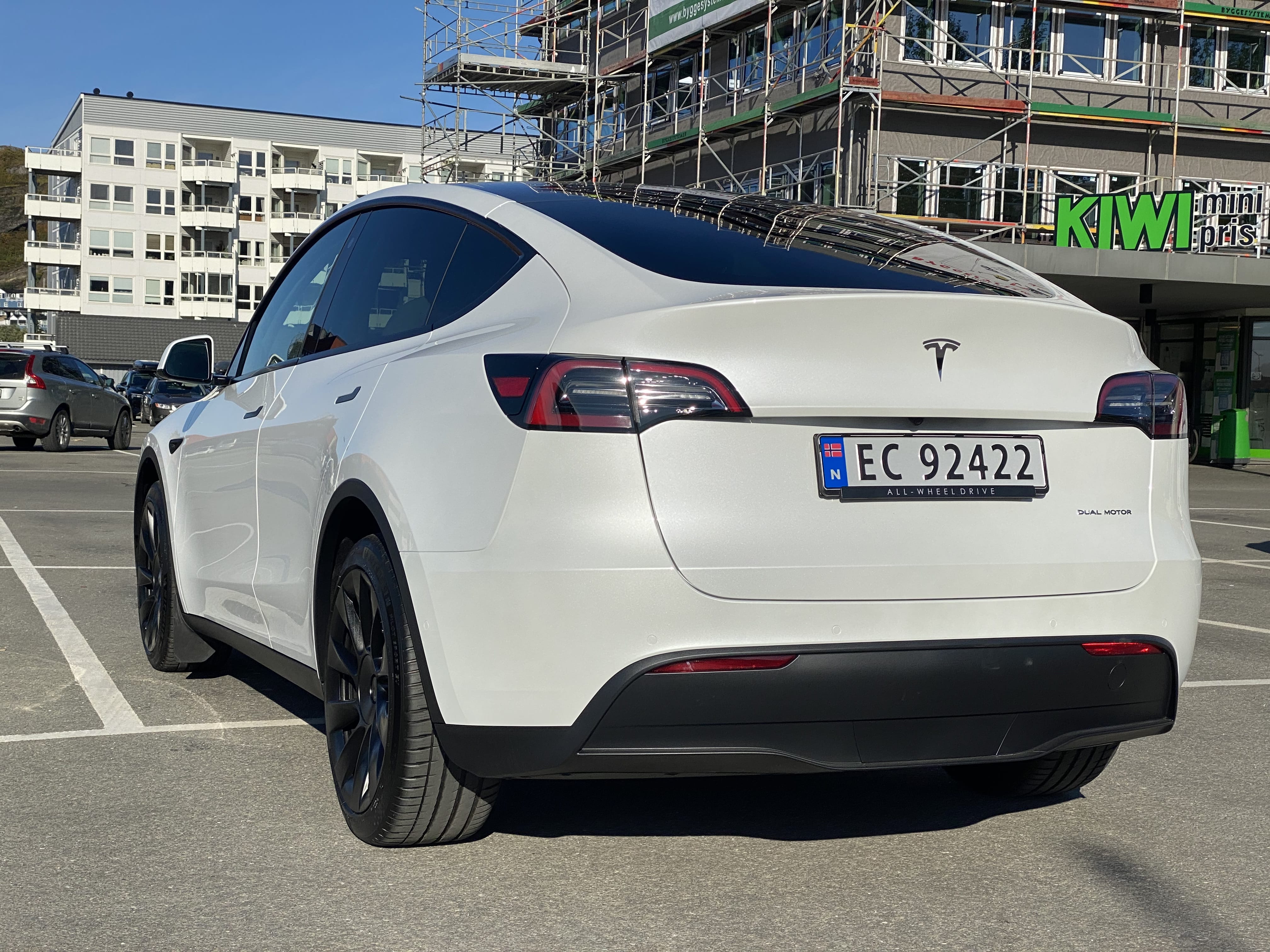 Tesla Model Y Long Range med GPS