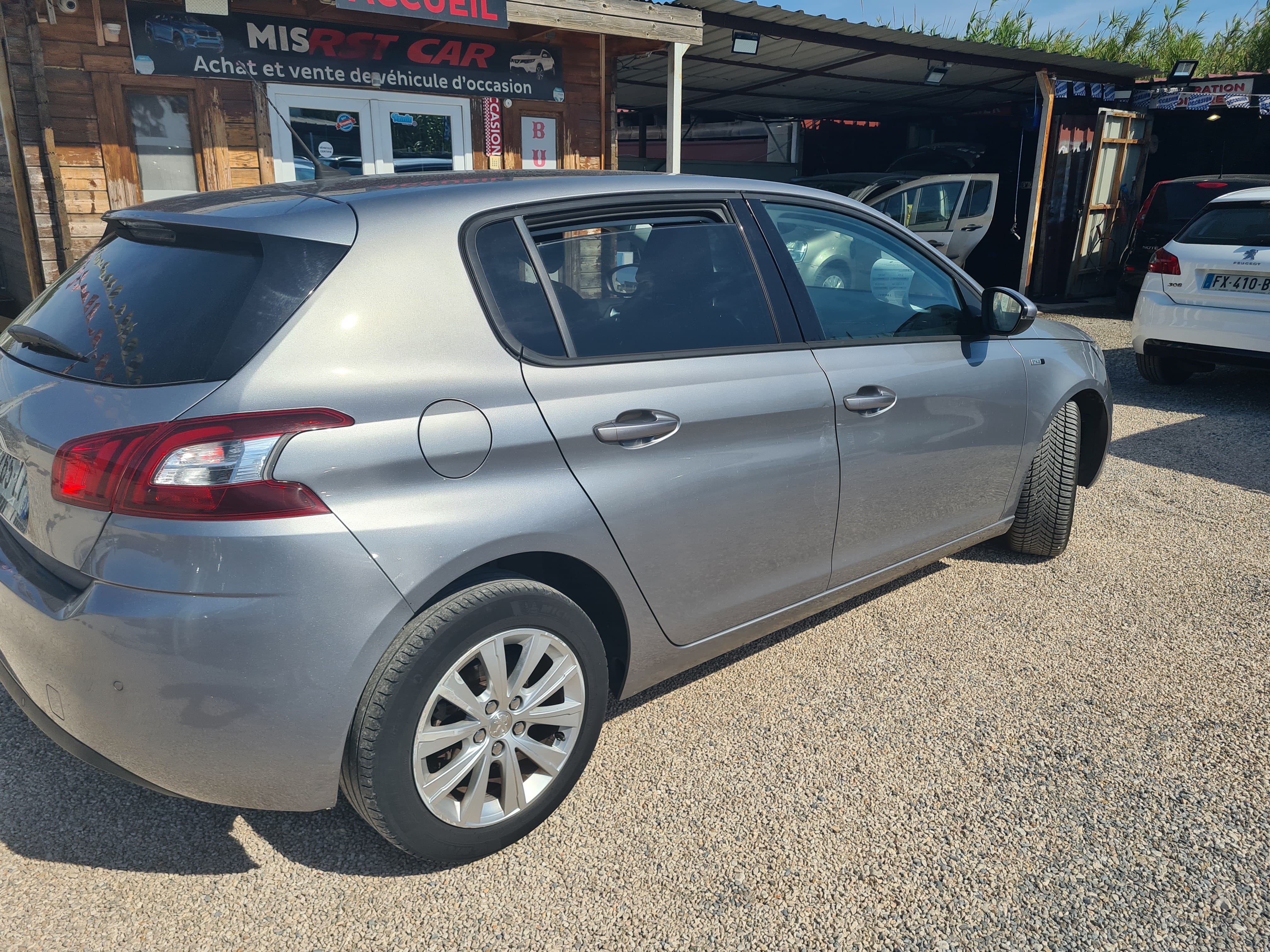 Peugeot 308 avec GPS