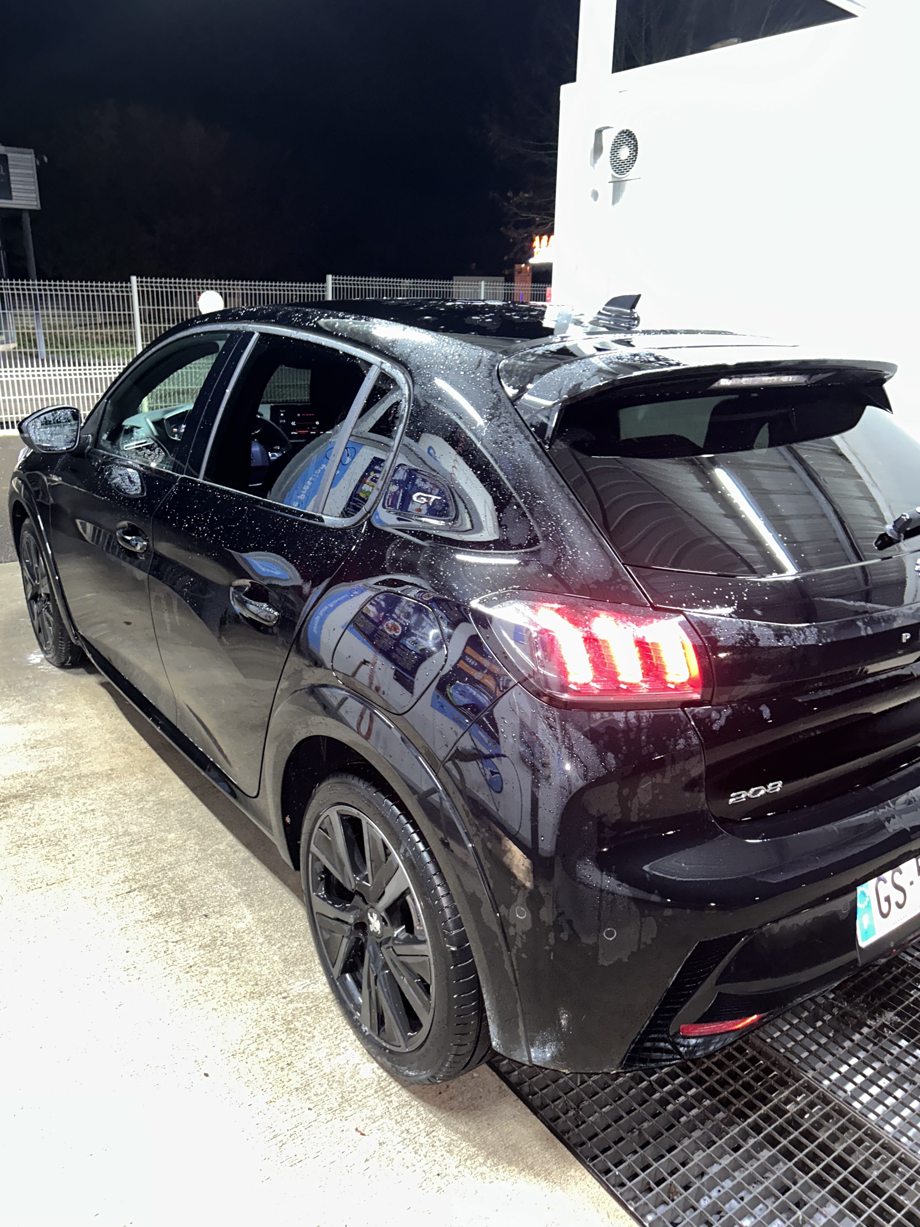 Peugeot 208 GTI avec Régulateur de vitesse