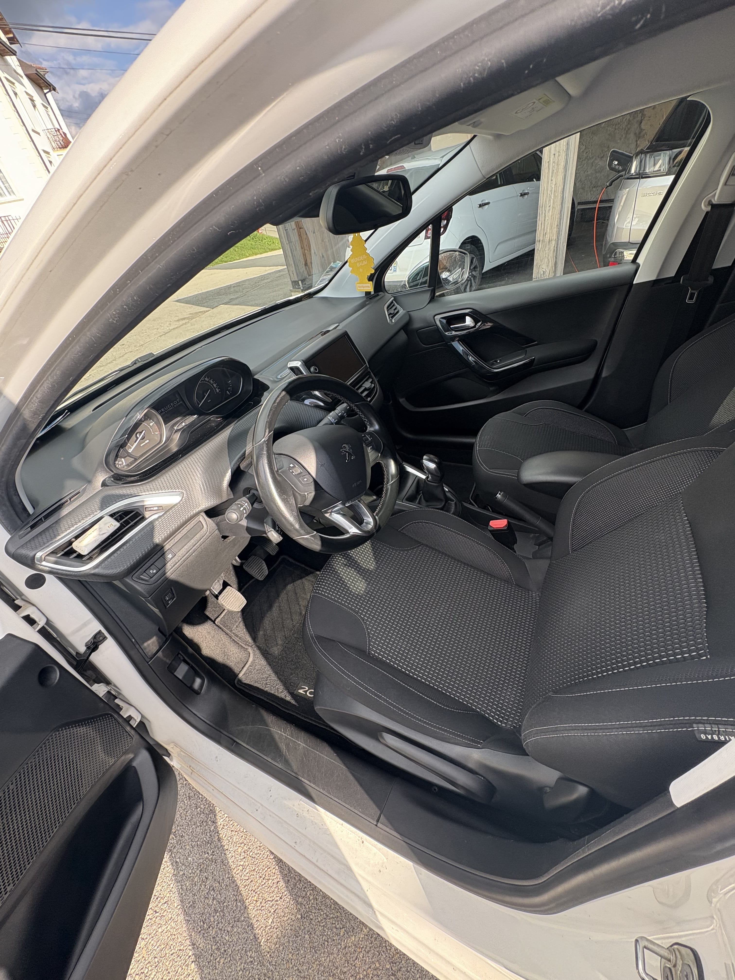 Peugeot 208 avec Régulateur de vitesse