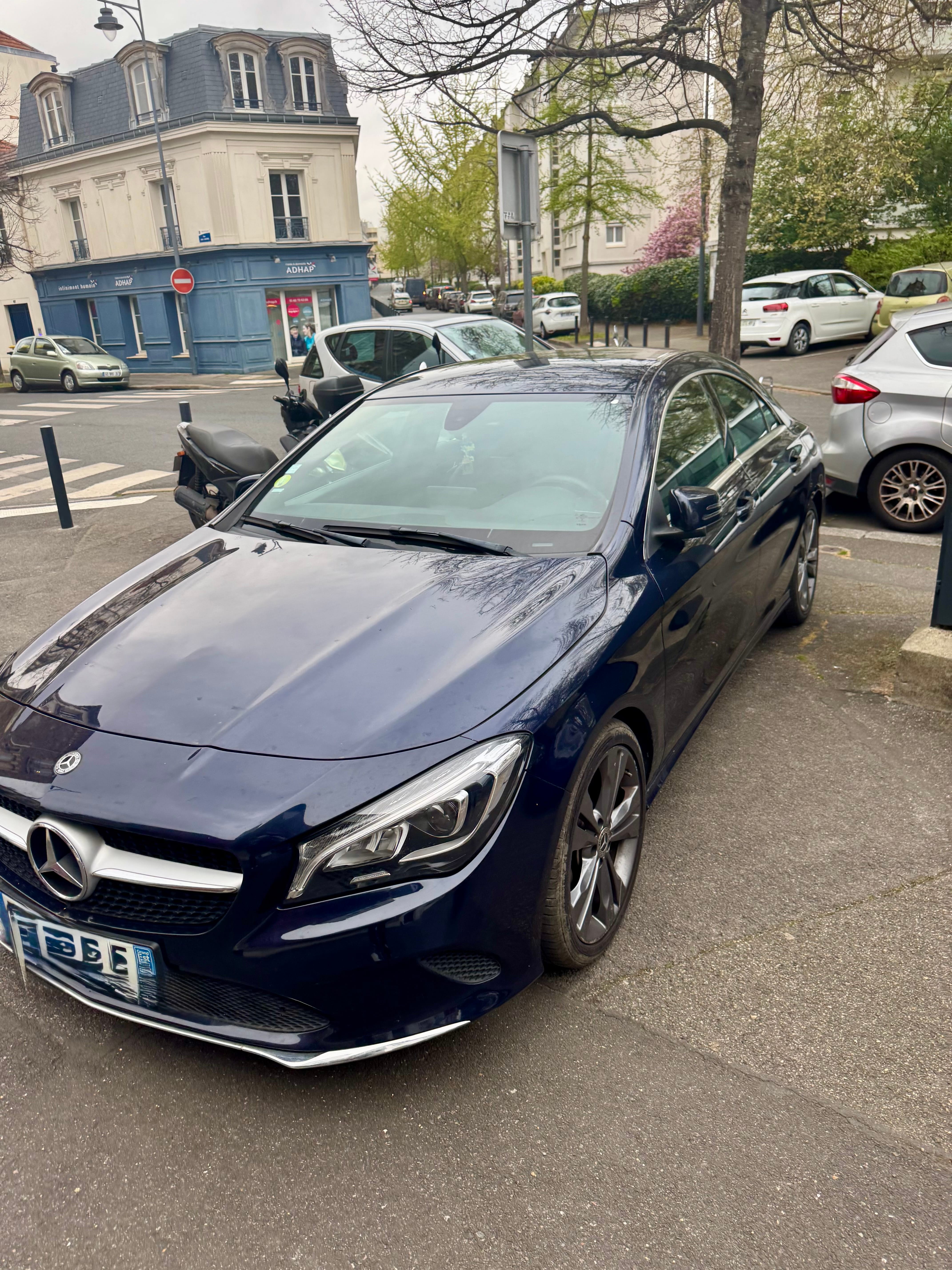 Mercedes-Benz CLA 200 avec Audio Bluetooth