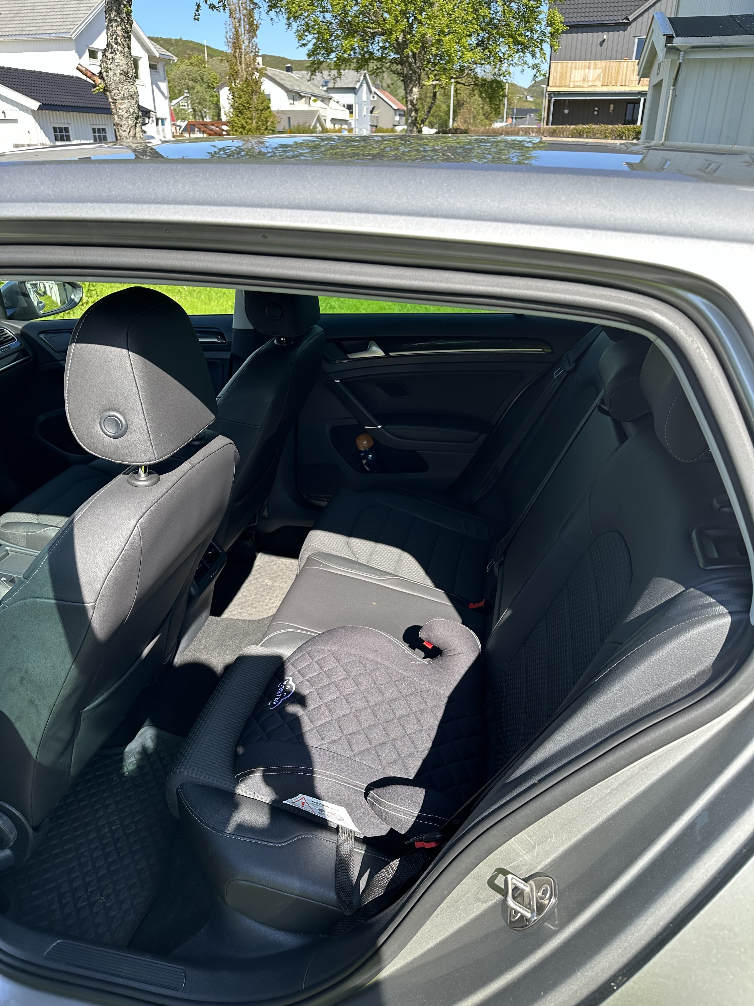 Volkswagen Golf 1.2 Bensin med Vinterdekk