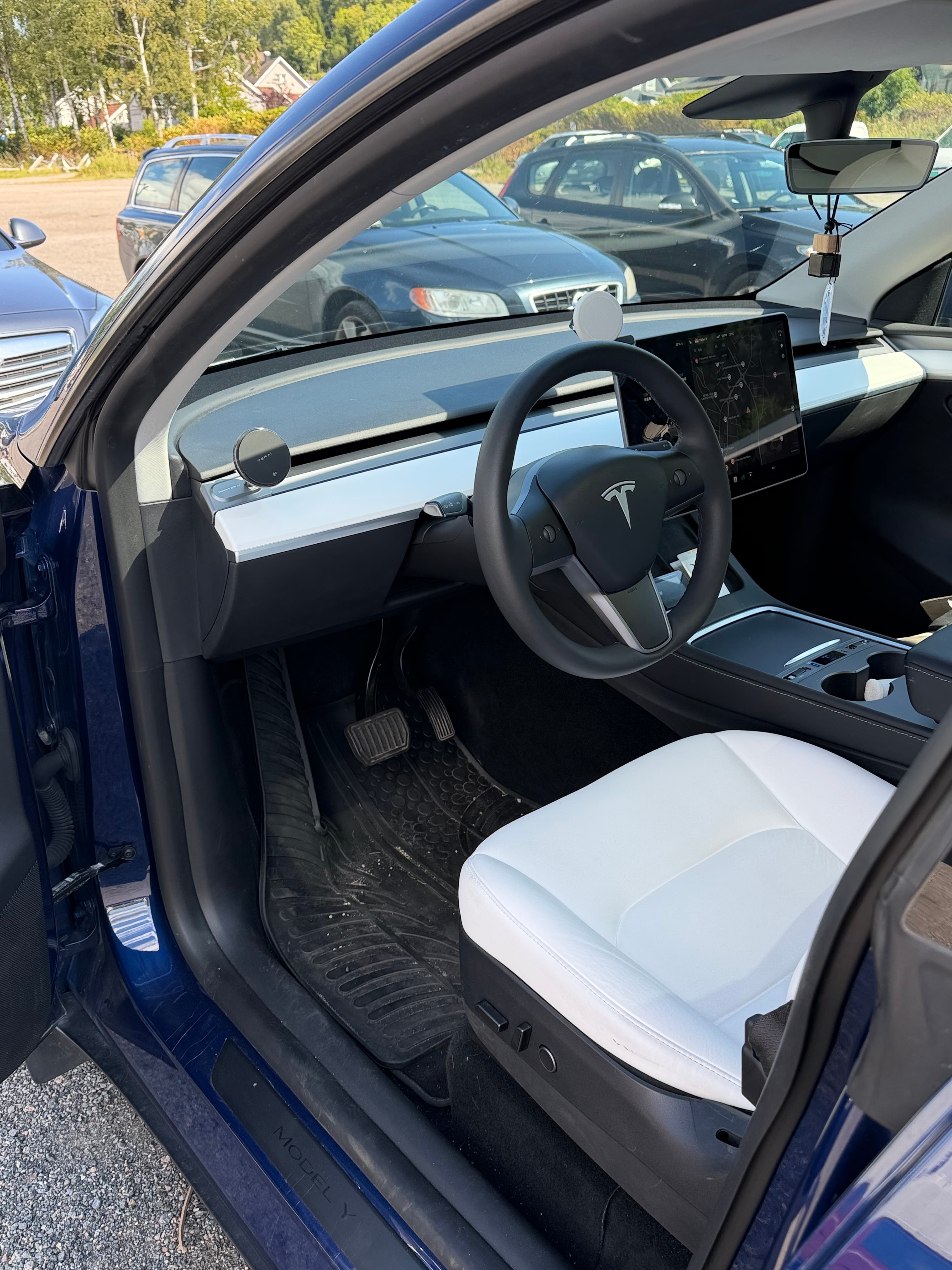 Tesla Model Y Long Range med Cruisekontroll