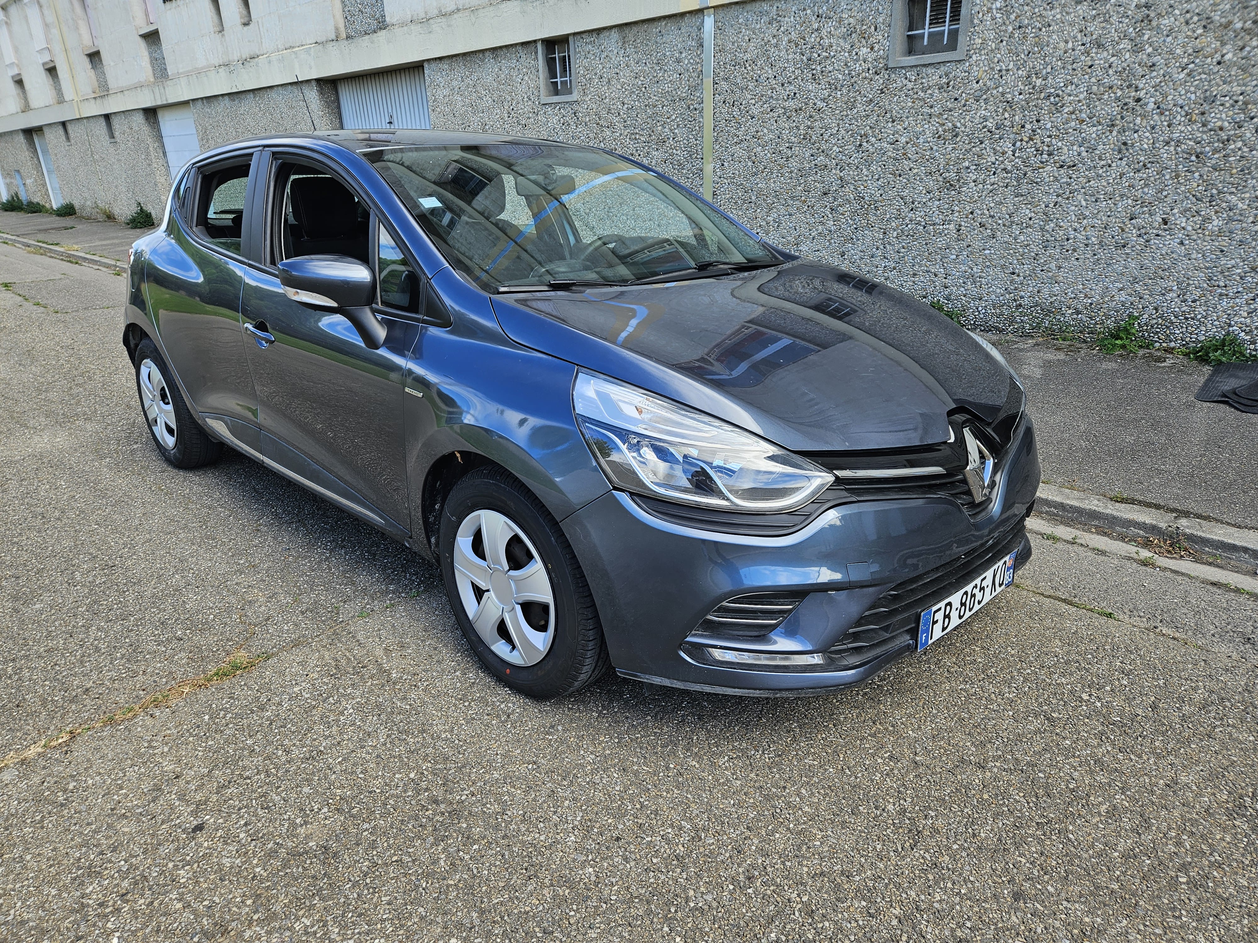 Renault Clio with Baby seat