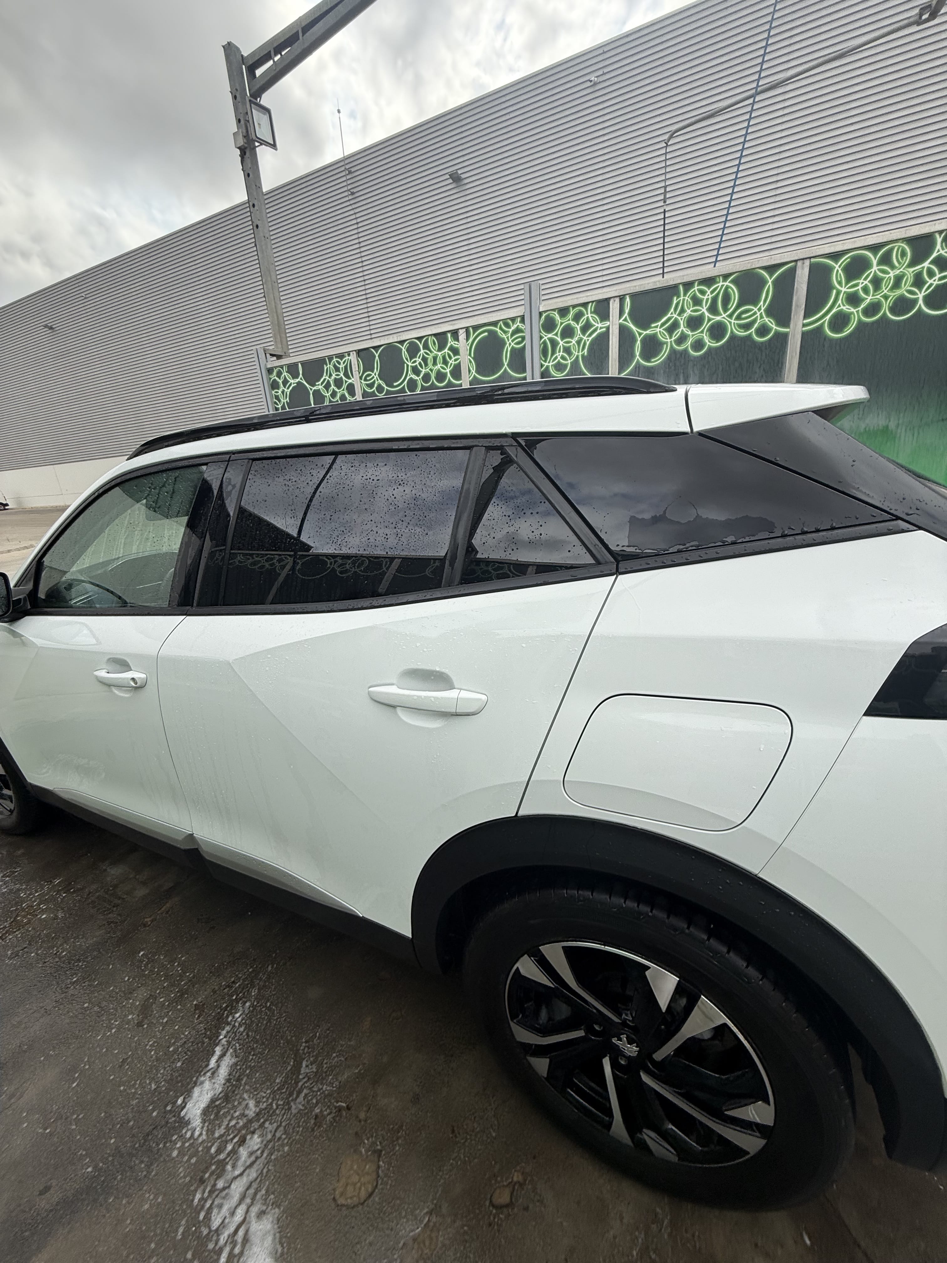 Peugeot e-2008 con Aire acondicionado