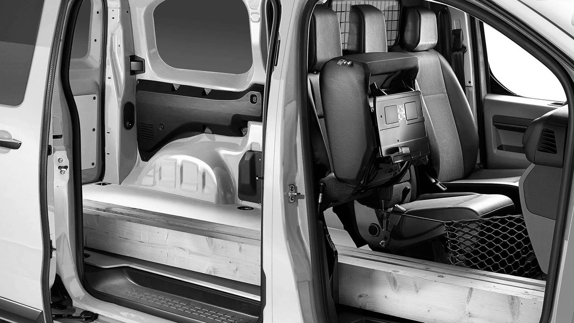 Opel Vivaro mit Audio-/iPod-Zugang