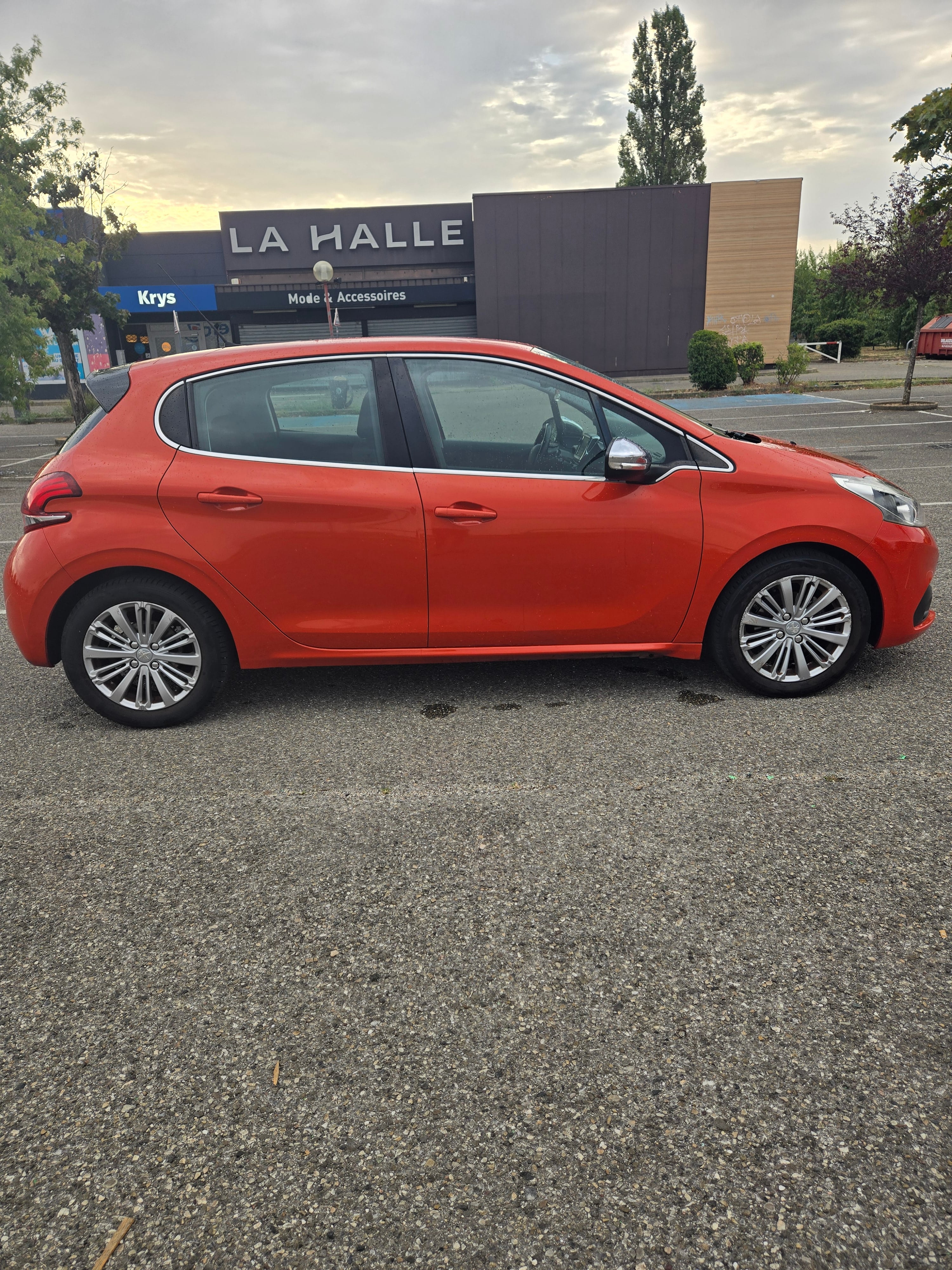 Peugeot 208 avec Climatisation