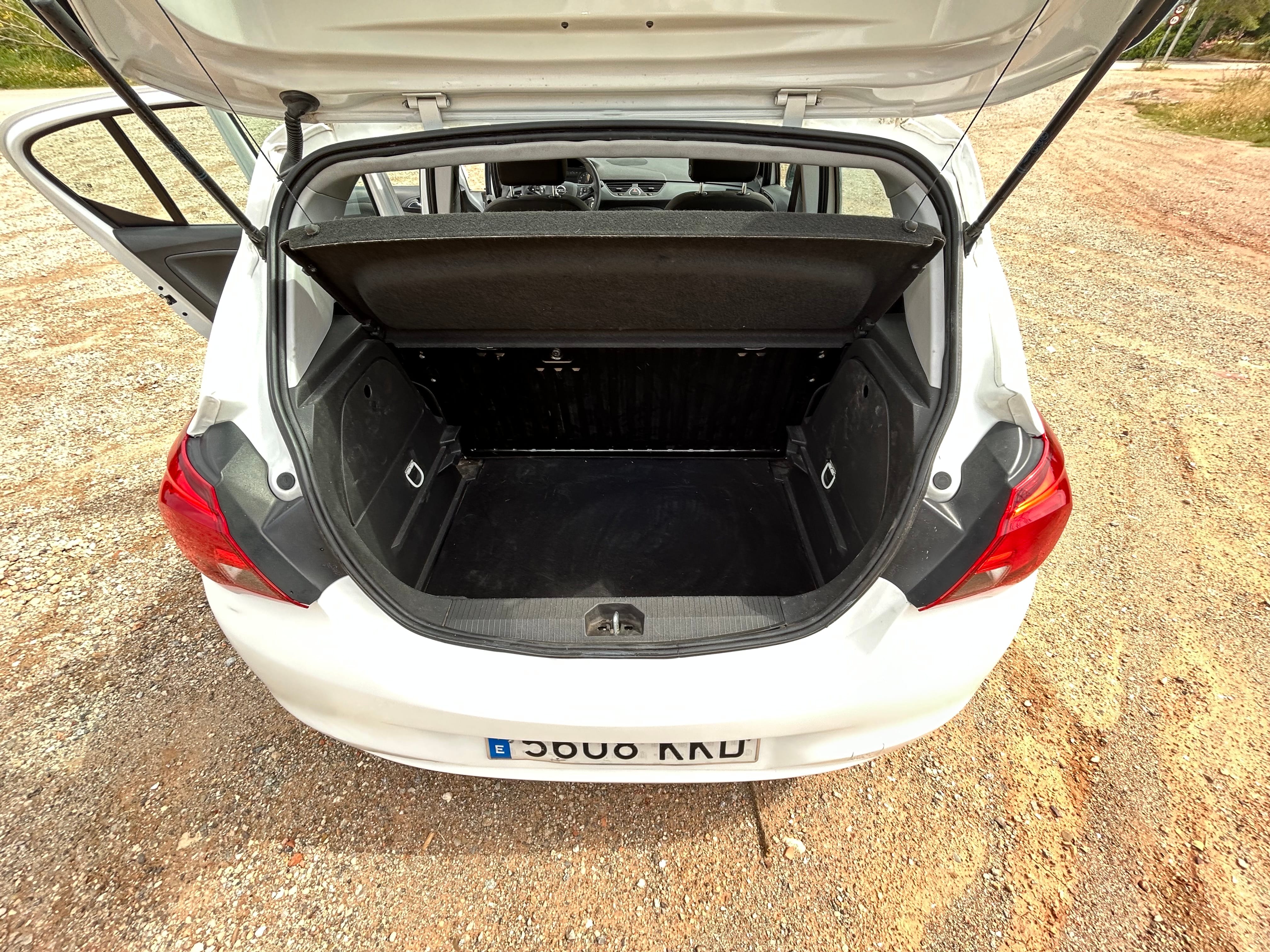 Opel Corsa con Puertos de carga USB