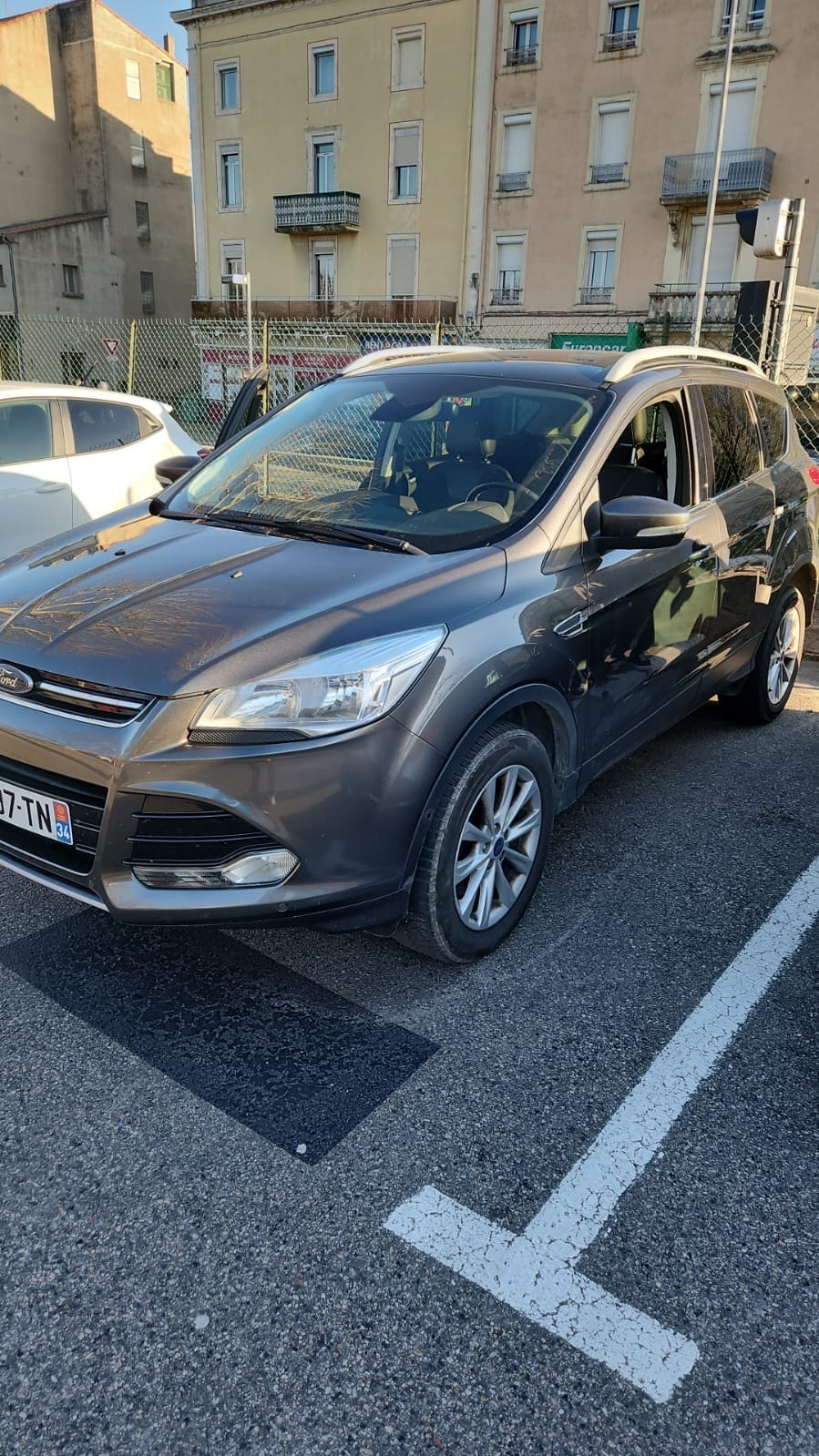 Ford Kuga avec Climatisation