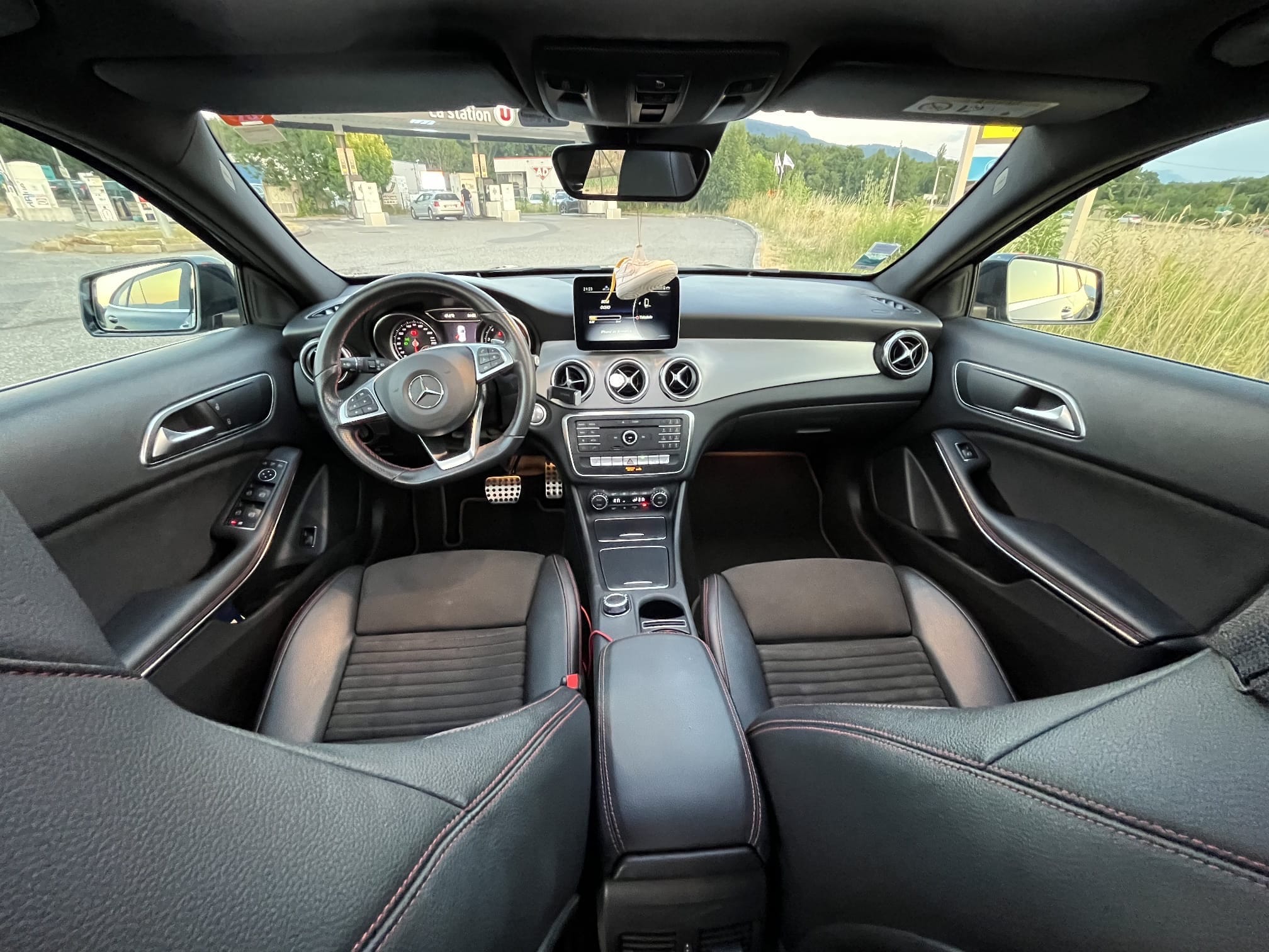 Mercedes-Benz GLA 200 avec Audio Bluetooth