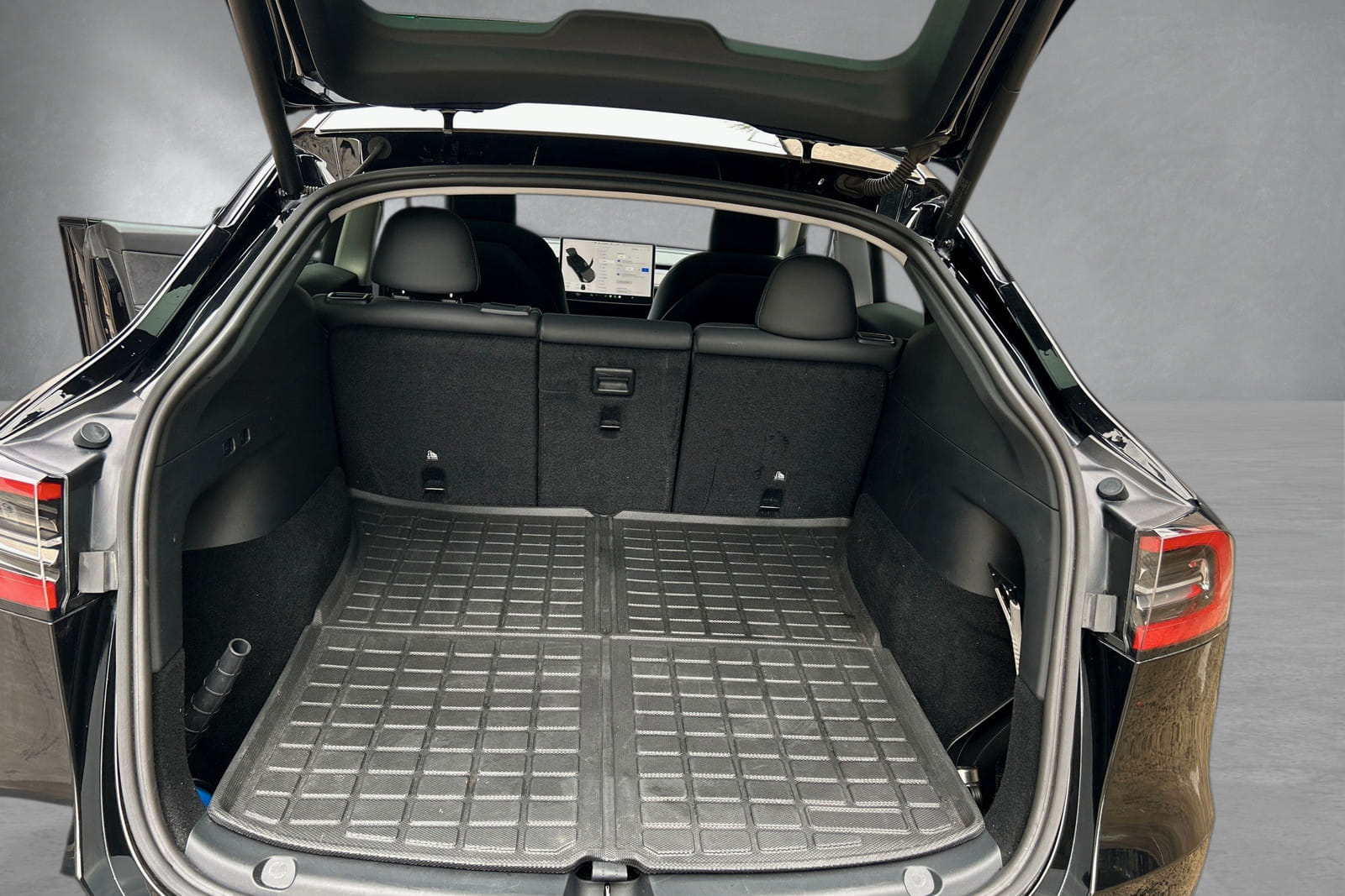 Tesla Model Y Long Range mit 4-Rad-Antrieb