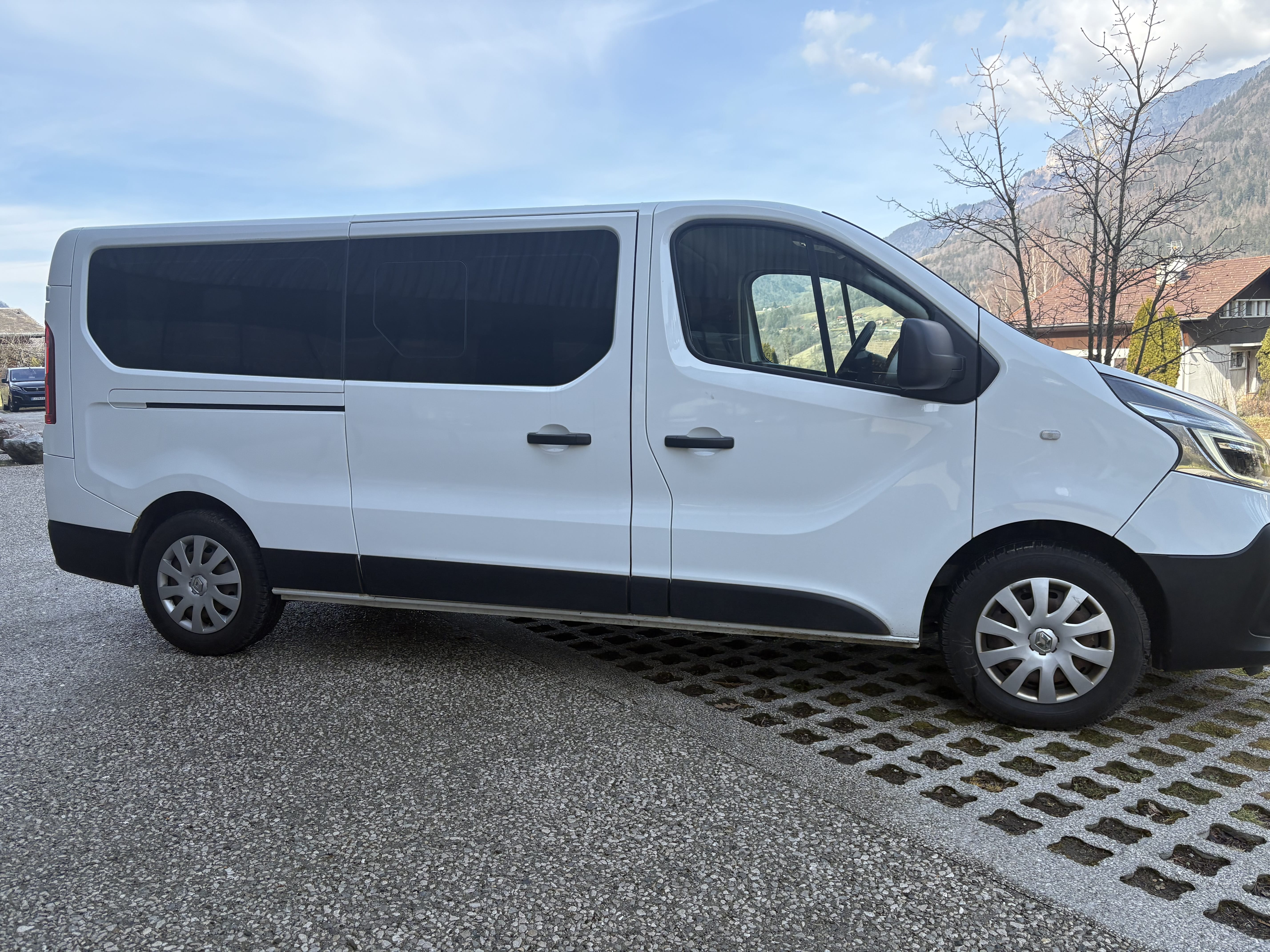 Renault Trafic Passenger 2.0 dci 145 minibus avec Climatisation