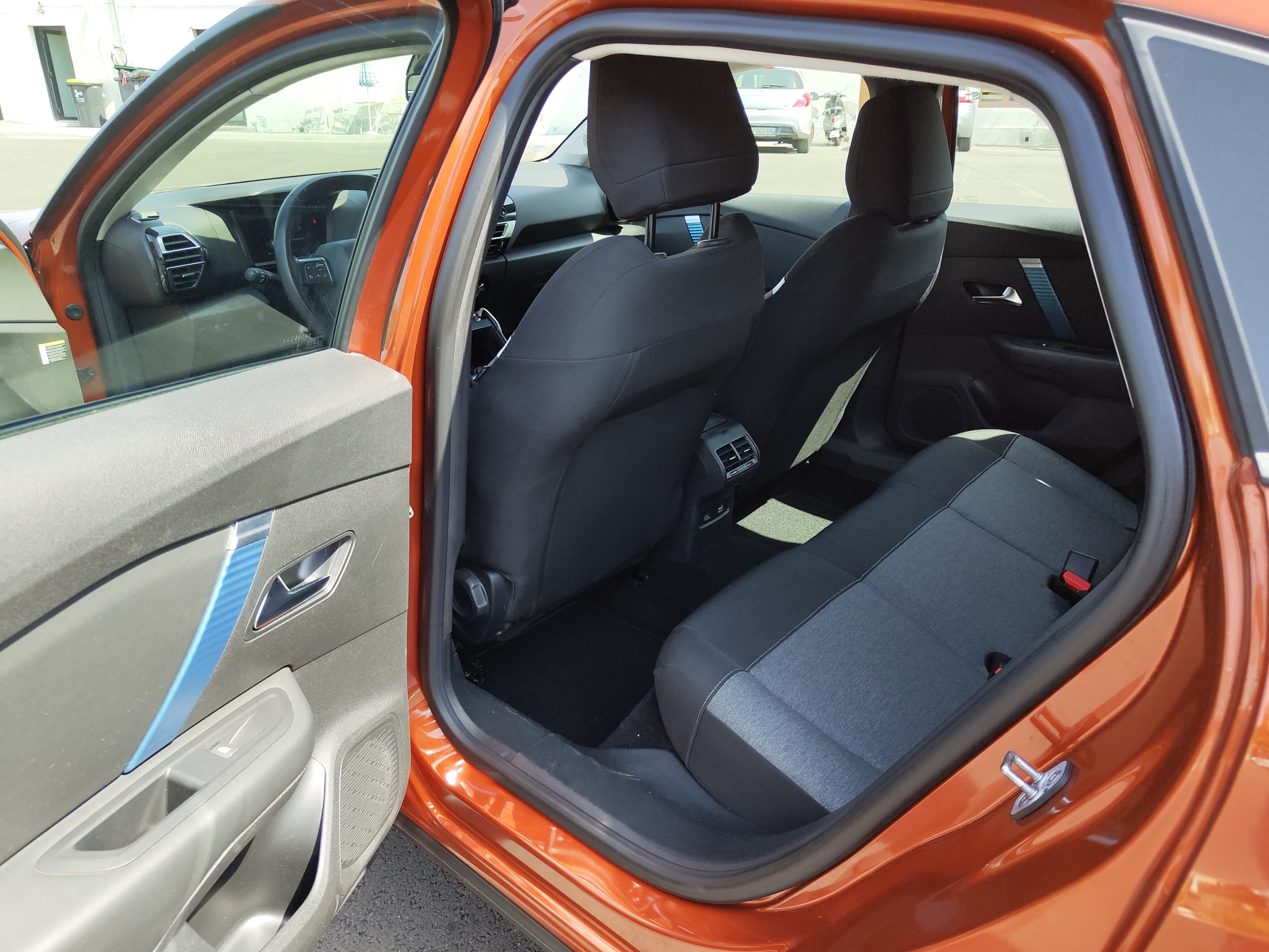 Citroen ë-C4 avec Siège bébé