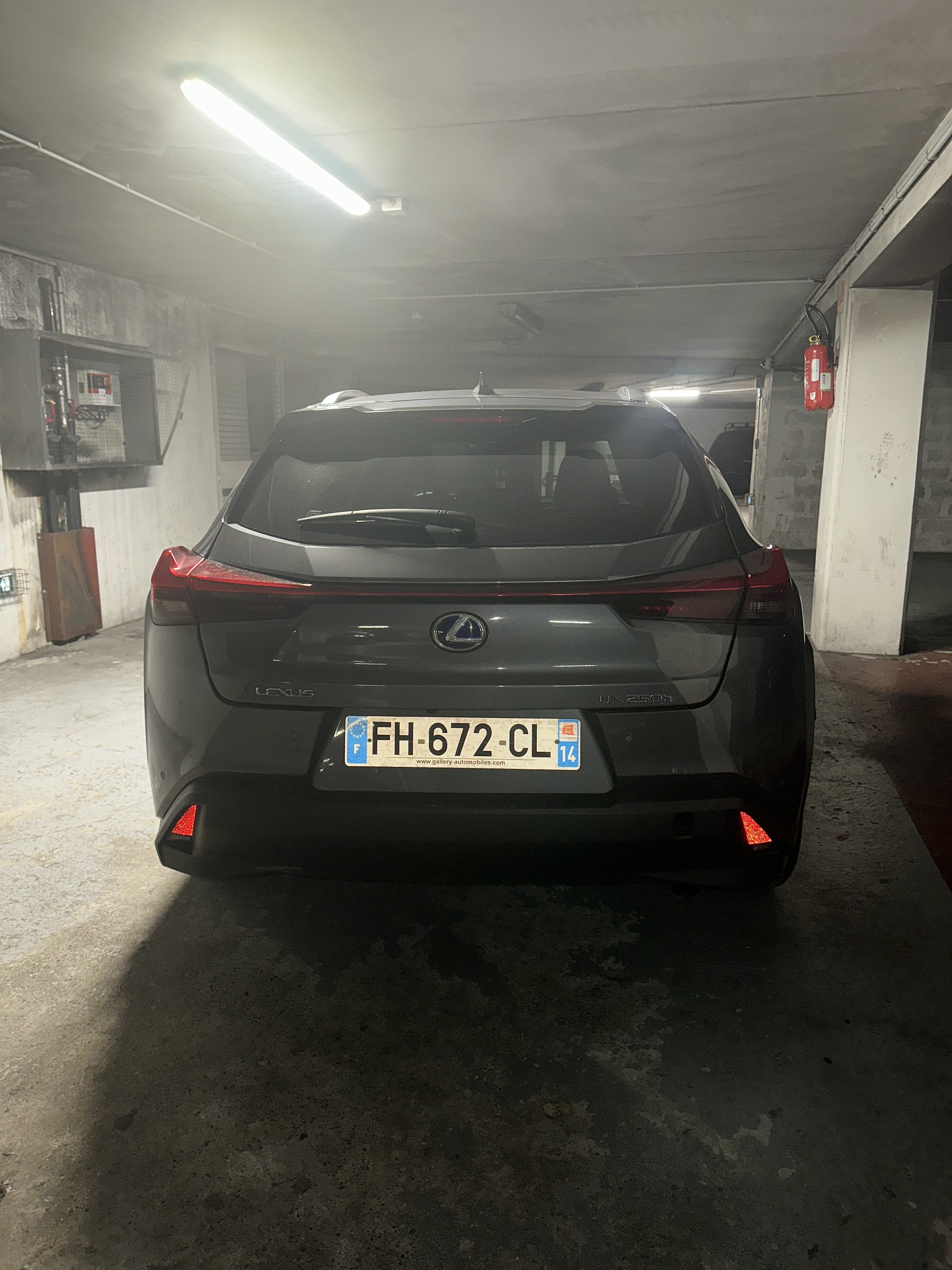 Lexus UX 250h avec GPS