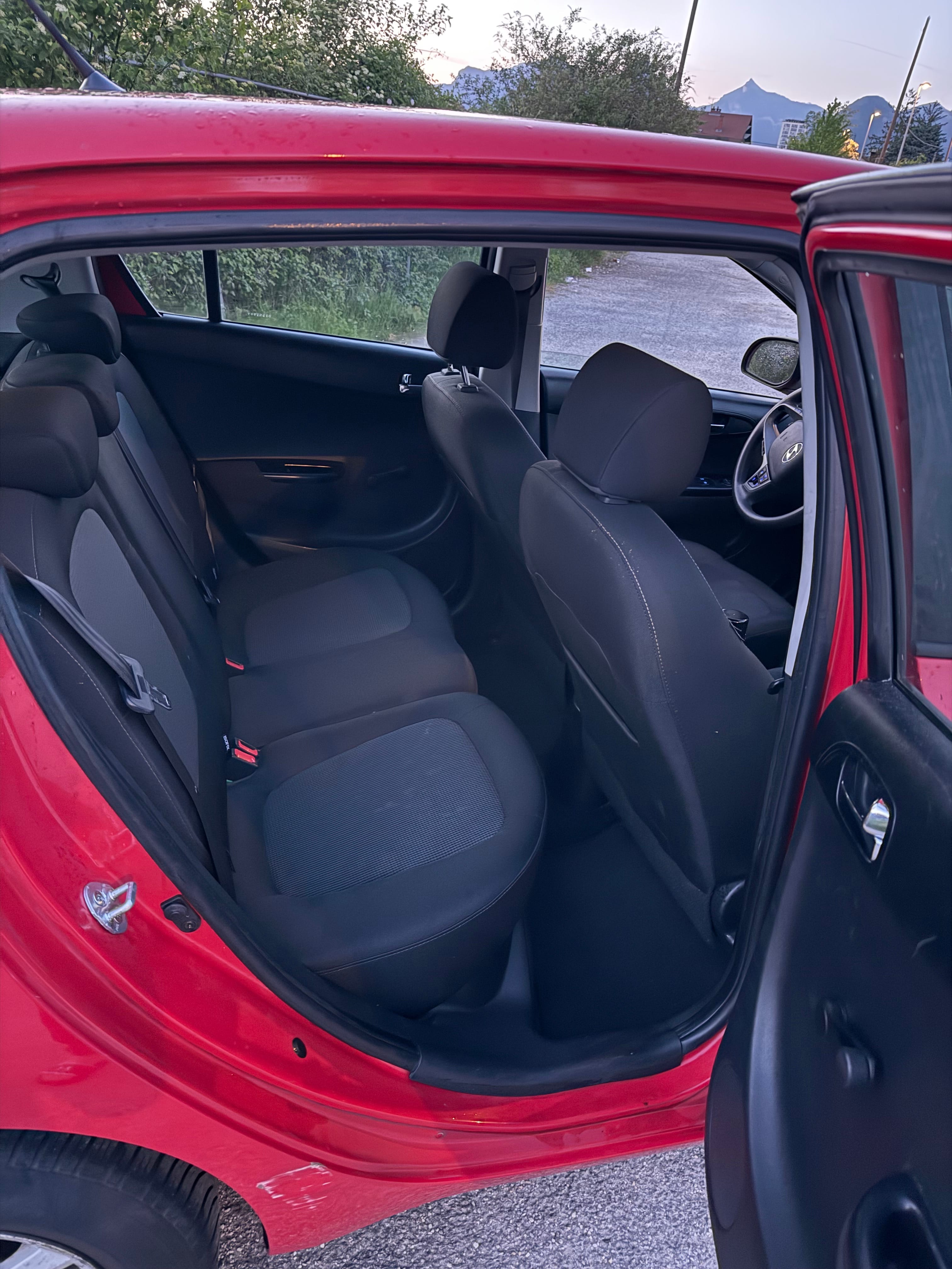 Hyundai i20 1.2 essence avec Audio Bluetooth