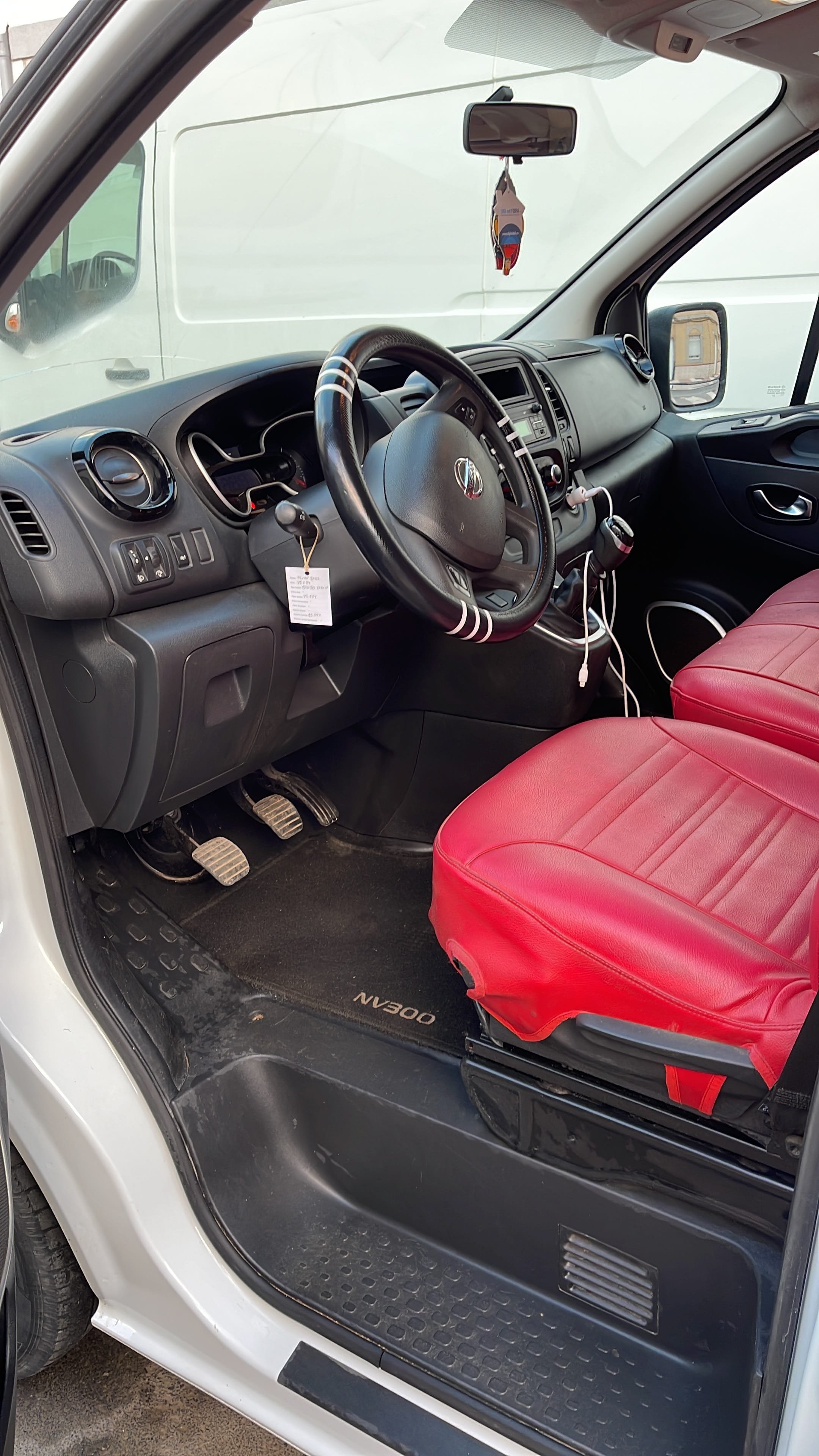 Nissan NV300 con Audio Bluetooth