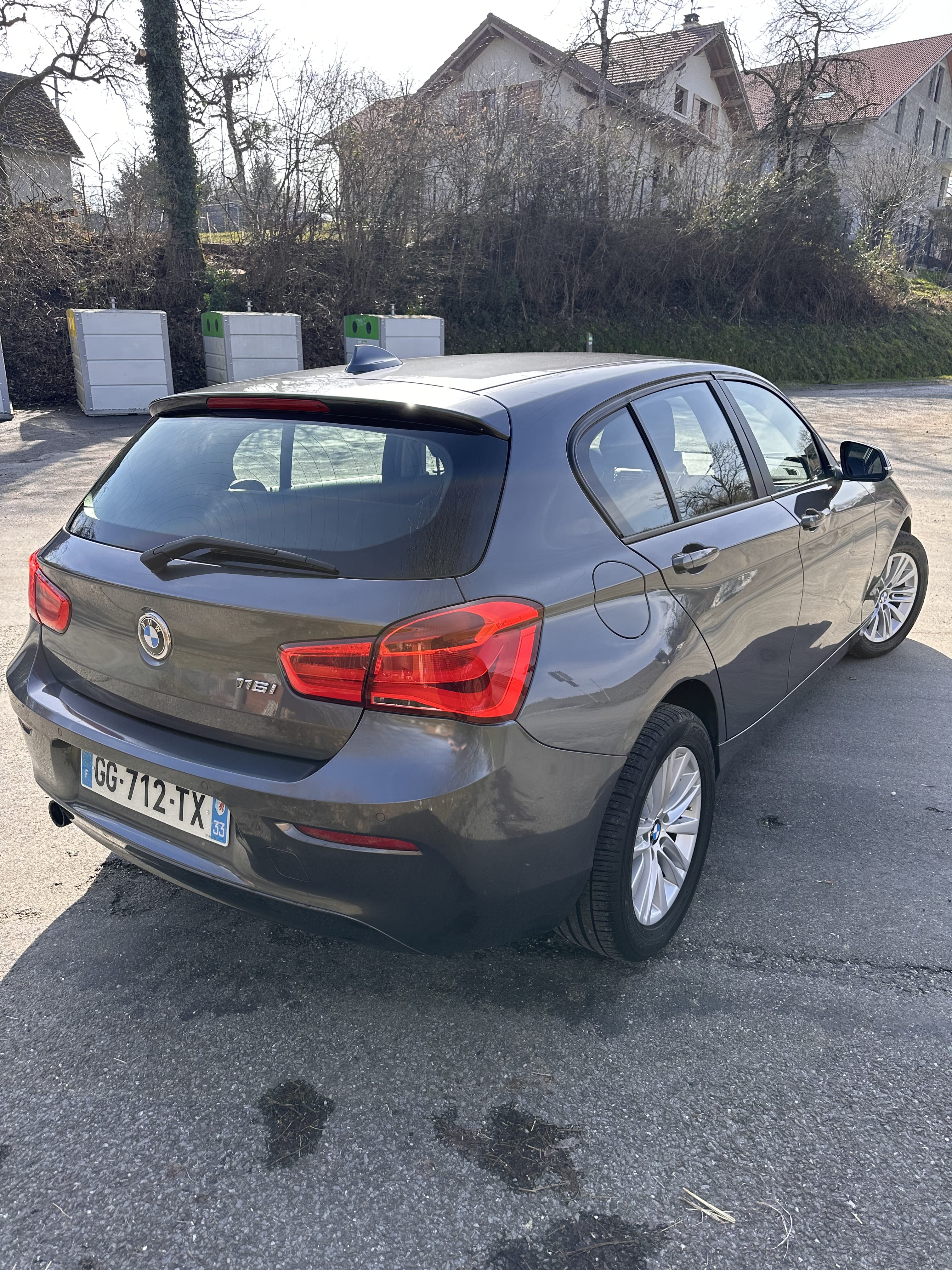 BMW Série 1 avec GPS