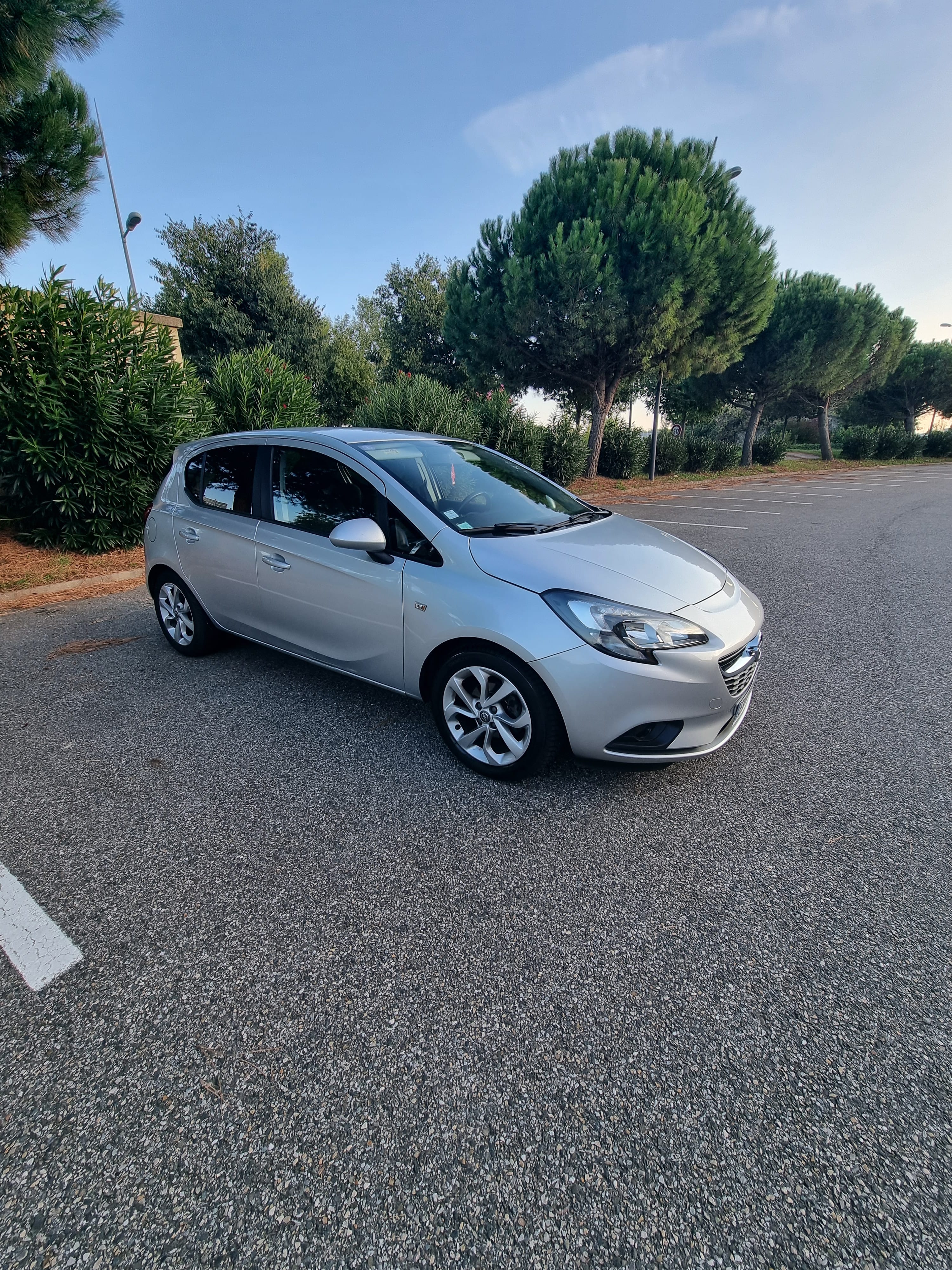 Opel Corsa avec Siège bébé