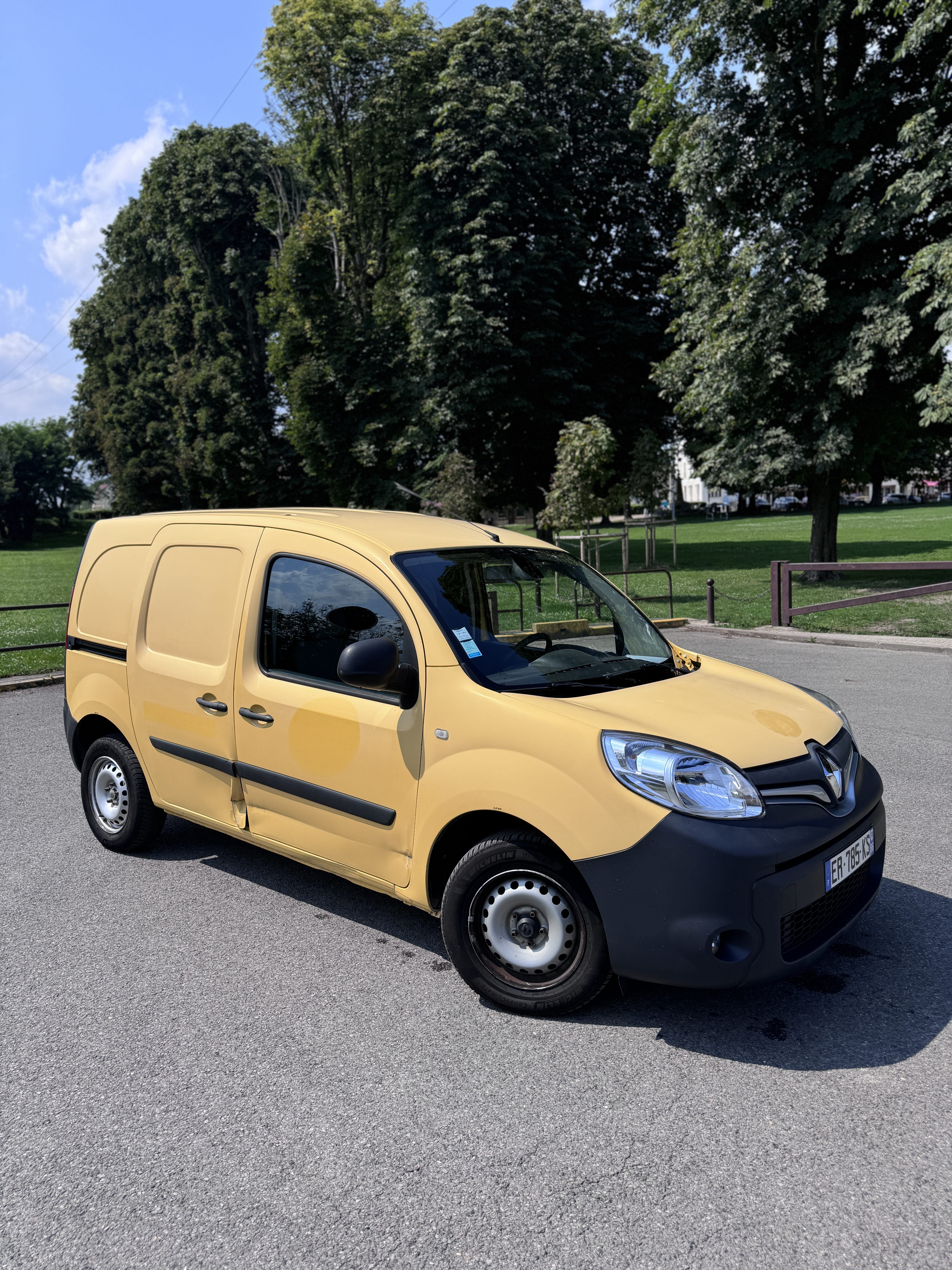 Renault Kangoo Fourgon 1.5dci avec Entrée audio / iPod
