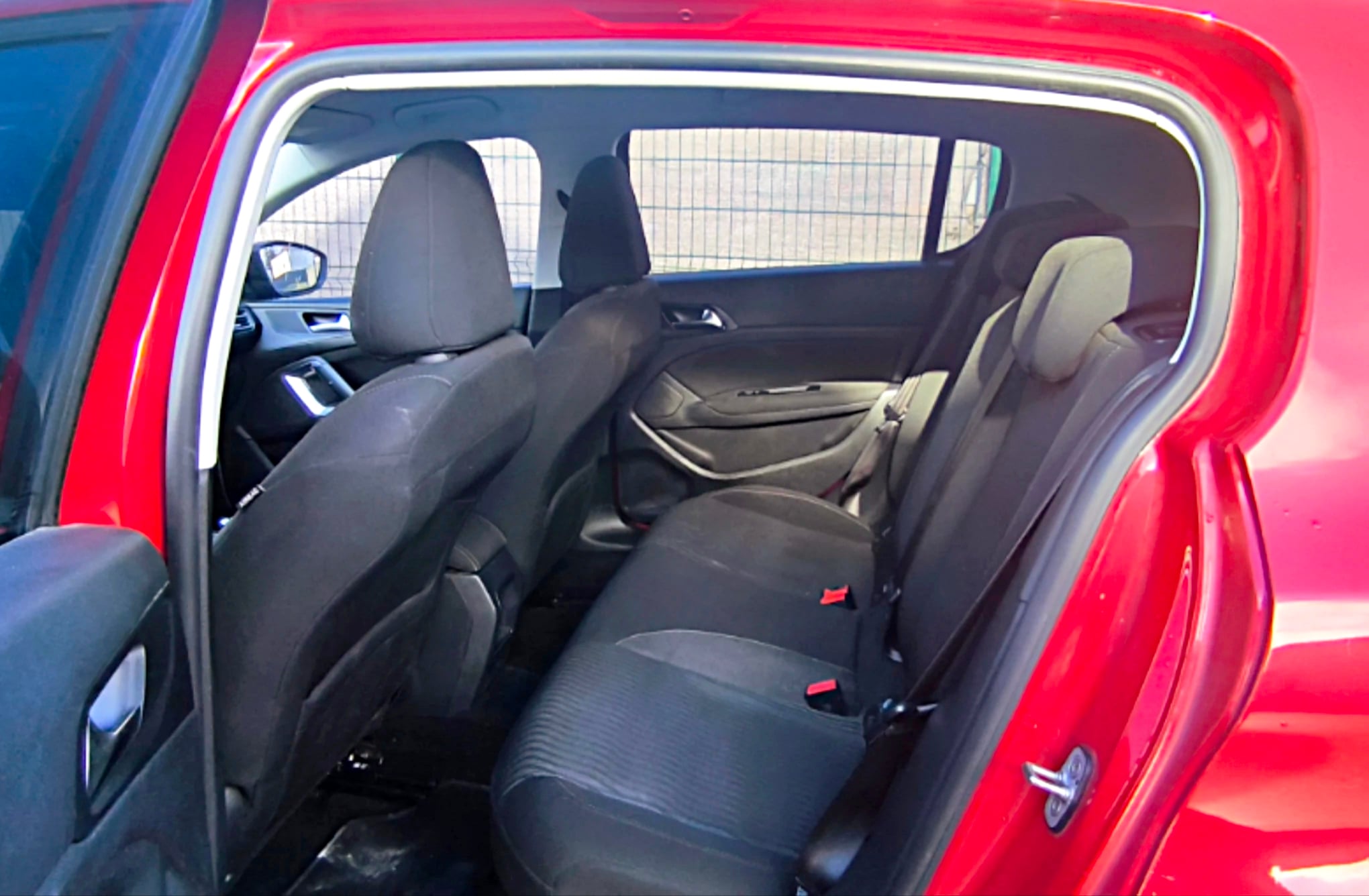 Peugeot 308 avec Autoradio