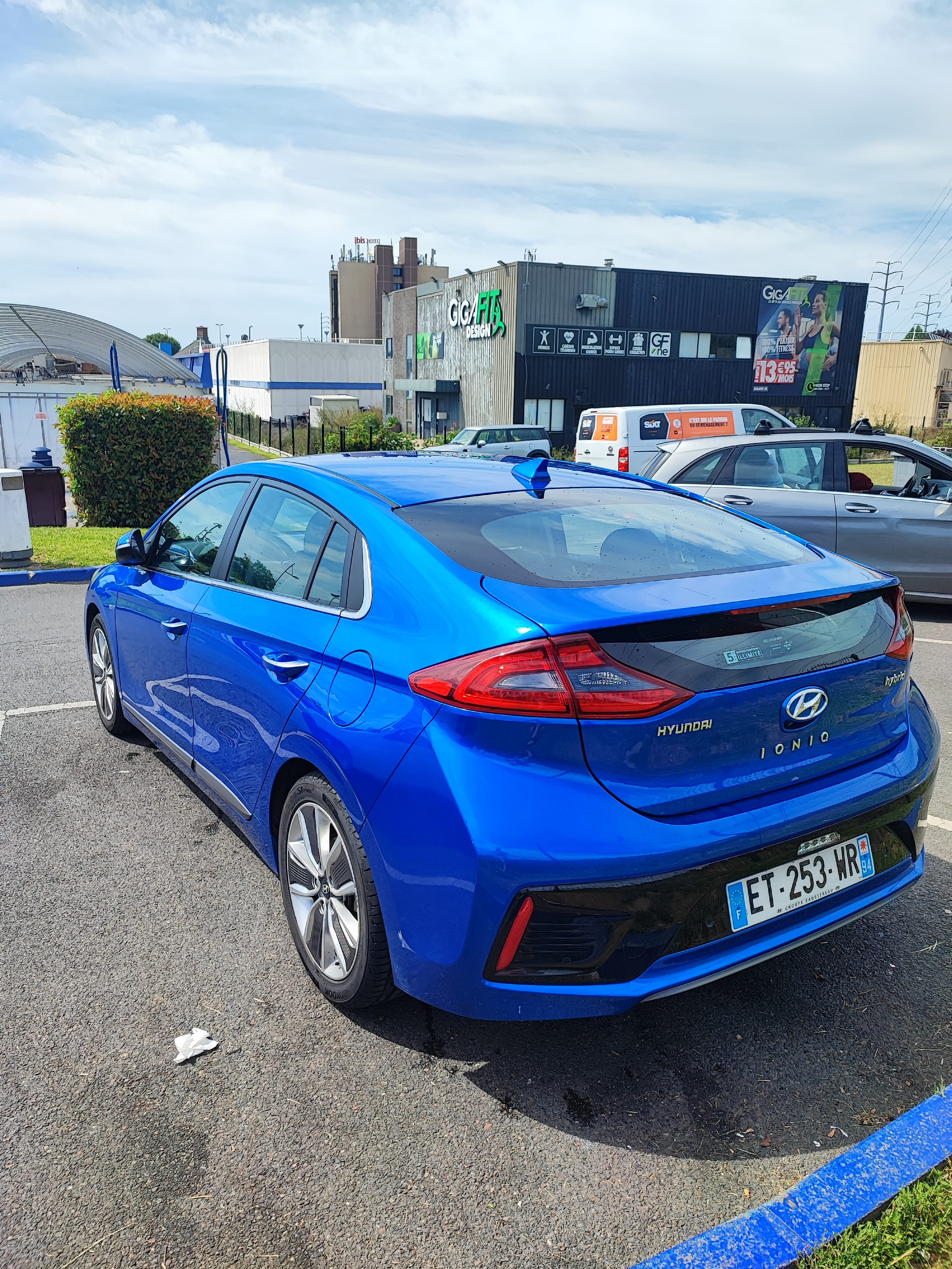 Hyundai Ioniq avec GPS
