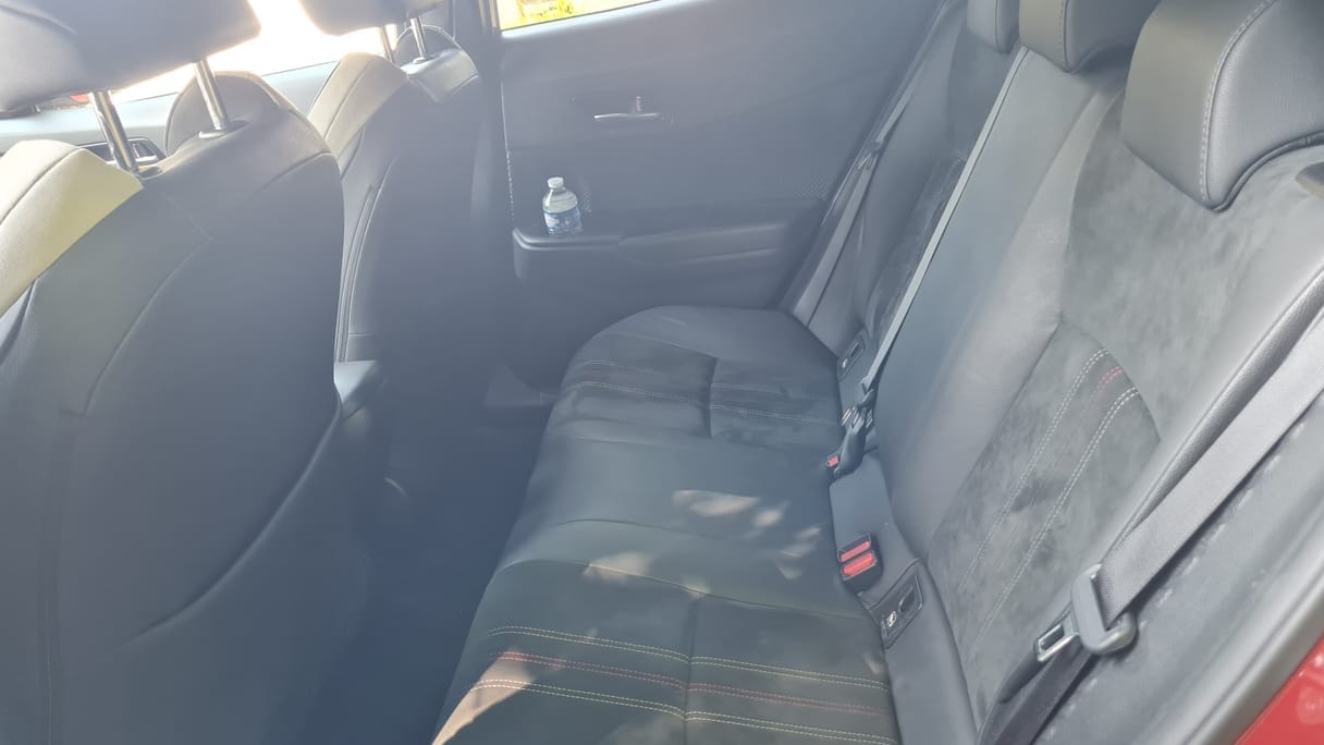 Toyota C-HR Hybrid avec Apple CarPlay