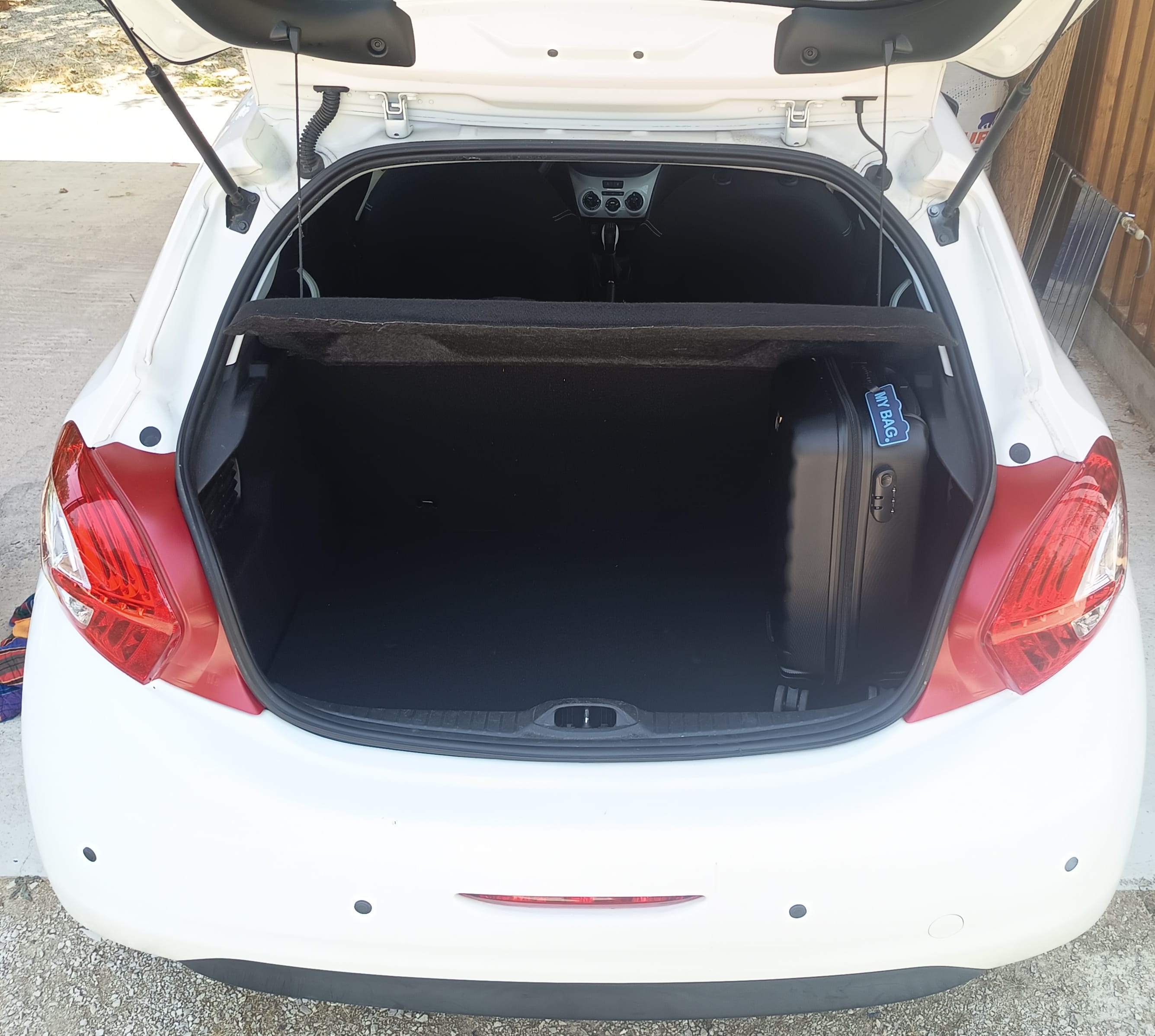 Peugeot 208 avec Port USB