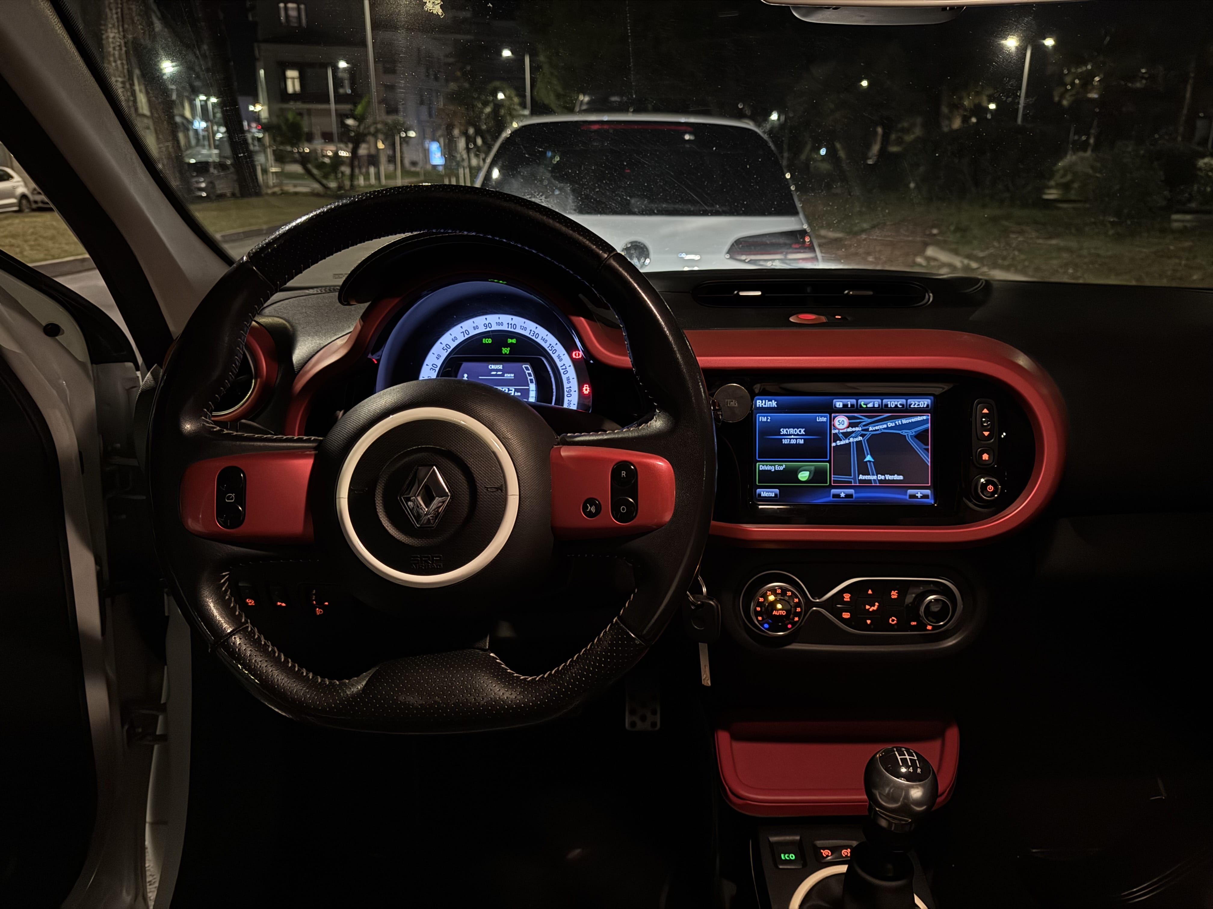 Renault Twingo III avec GPS