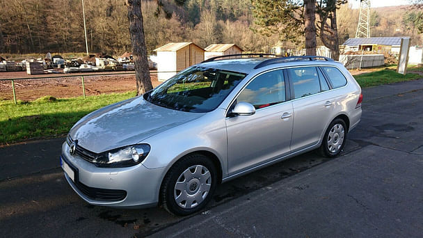 Volkswagen Golf Kombi sparsamer Diesel mit Sitzheizung & viel Platz, 2011, Diesel