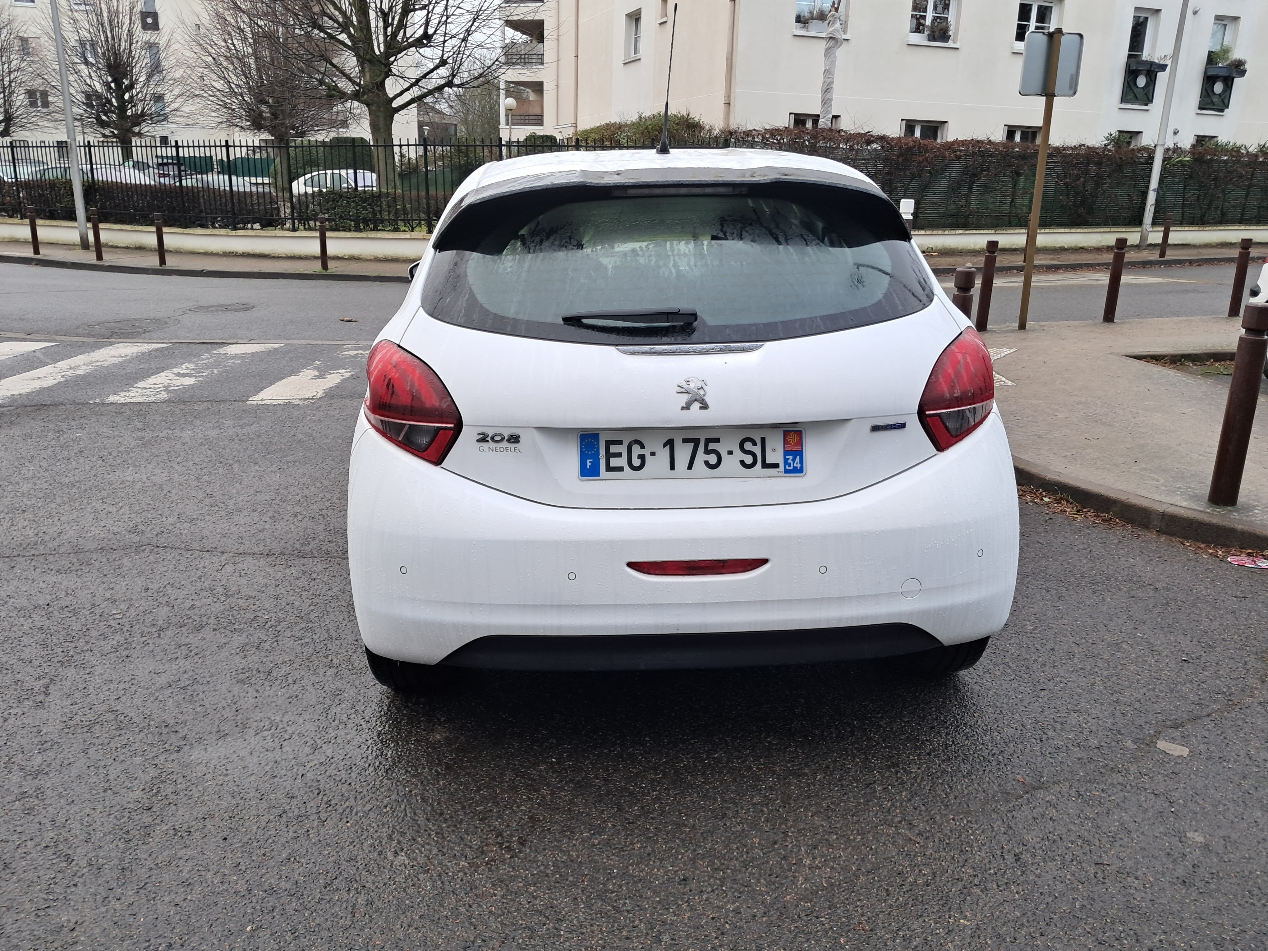 Peugeot 208 avec Apple CarPlay