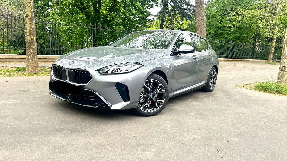 BMW Série 1 HC777, 2025, Essence 95, automatique