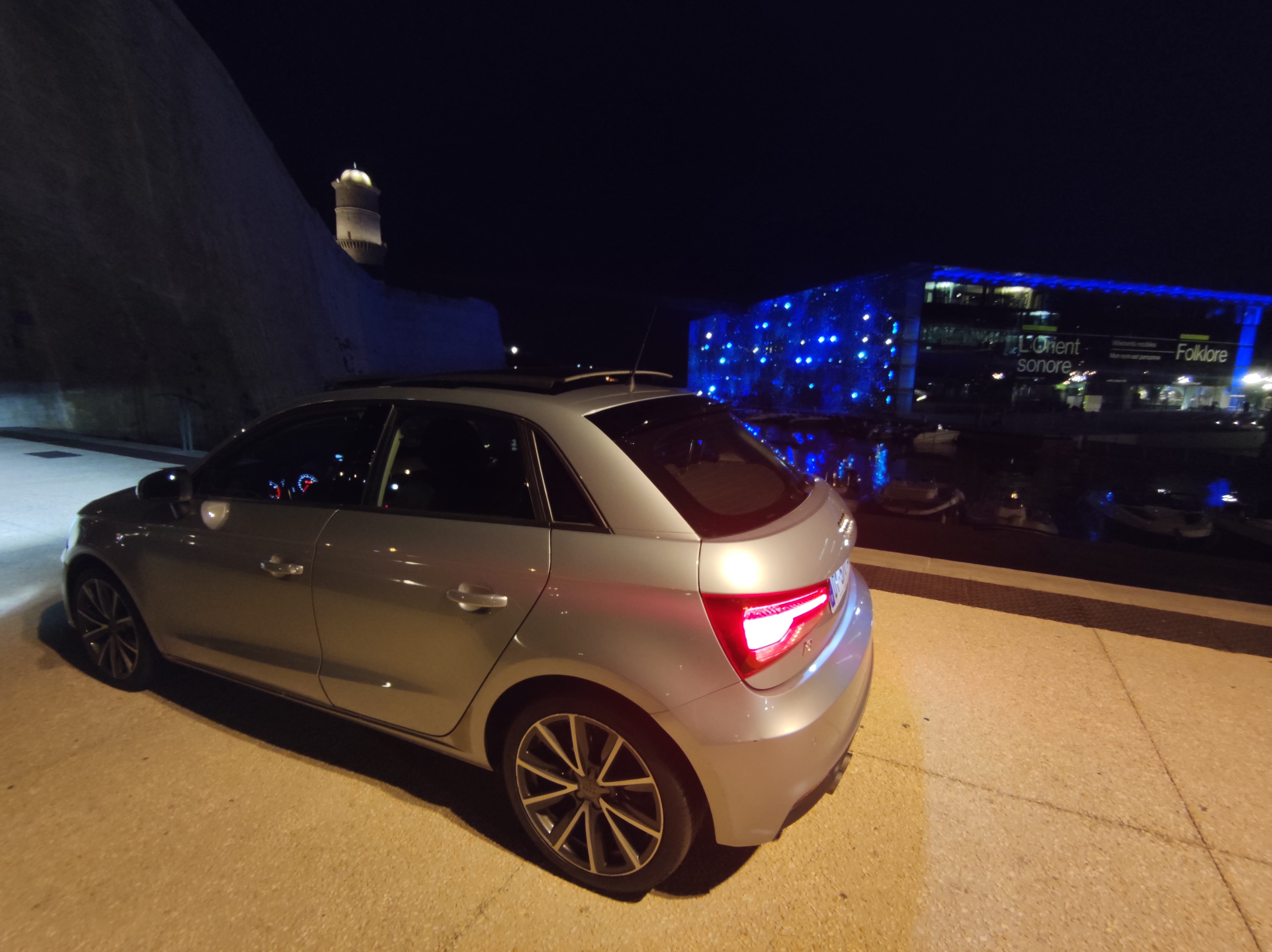 Audi A1 Sportback 1.6 TFSI avec GPS