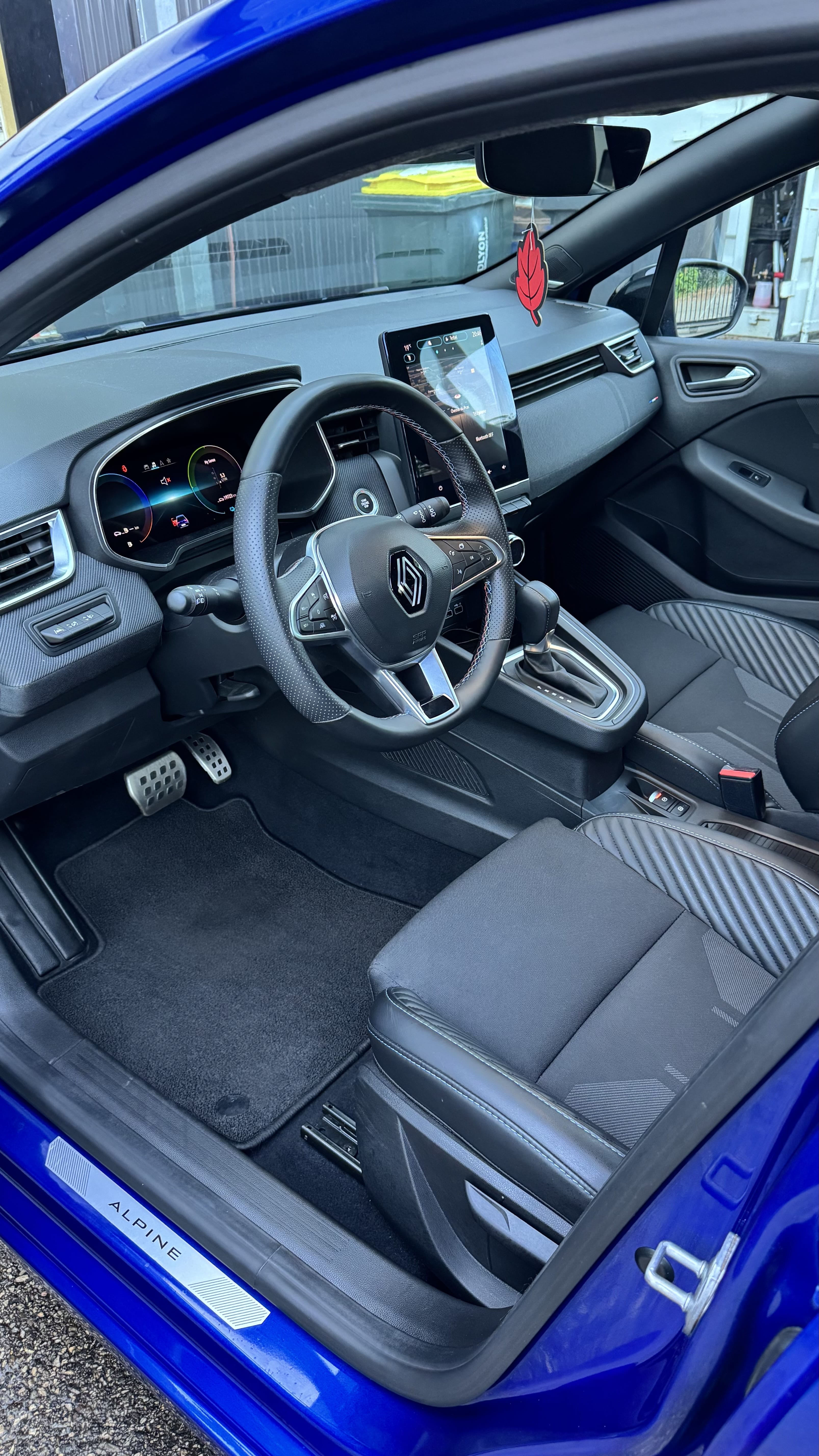 Renault Clio E-tech avec GPS
