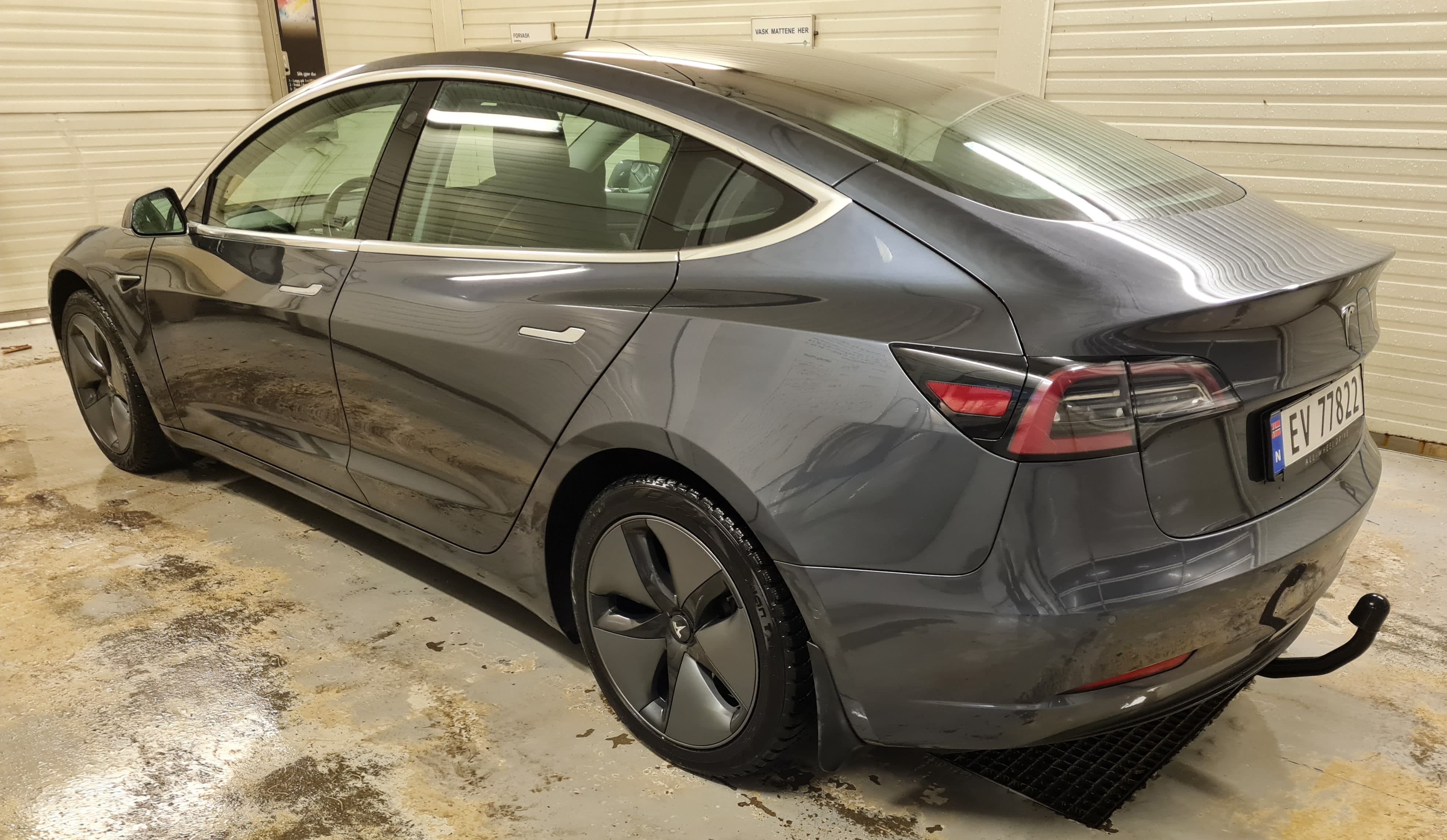 Tesla Model 3 AWD Long Range med GPS