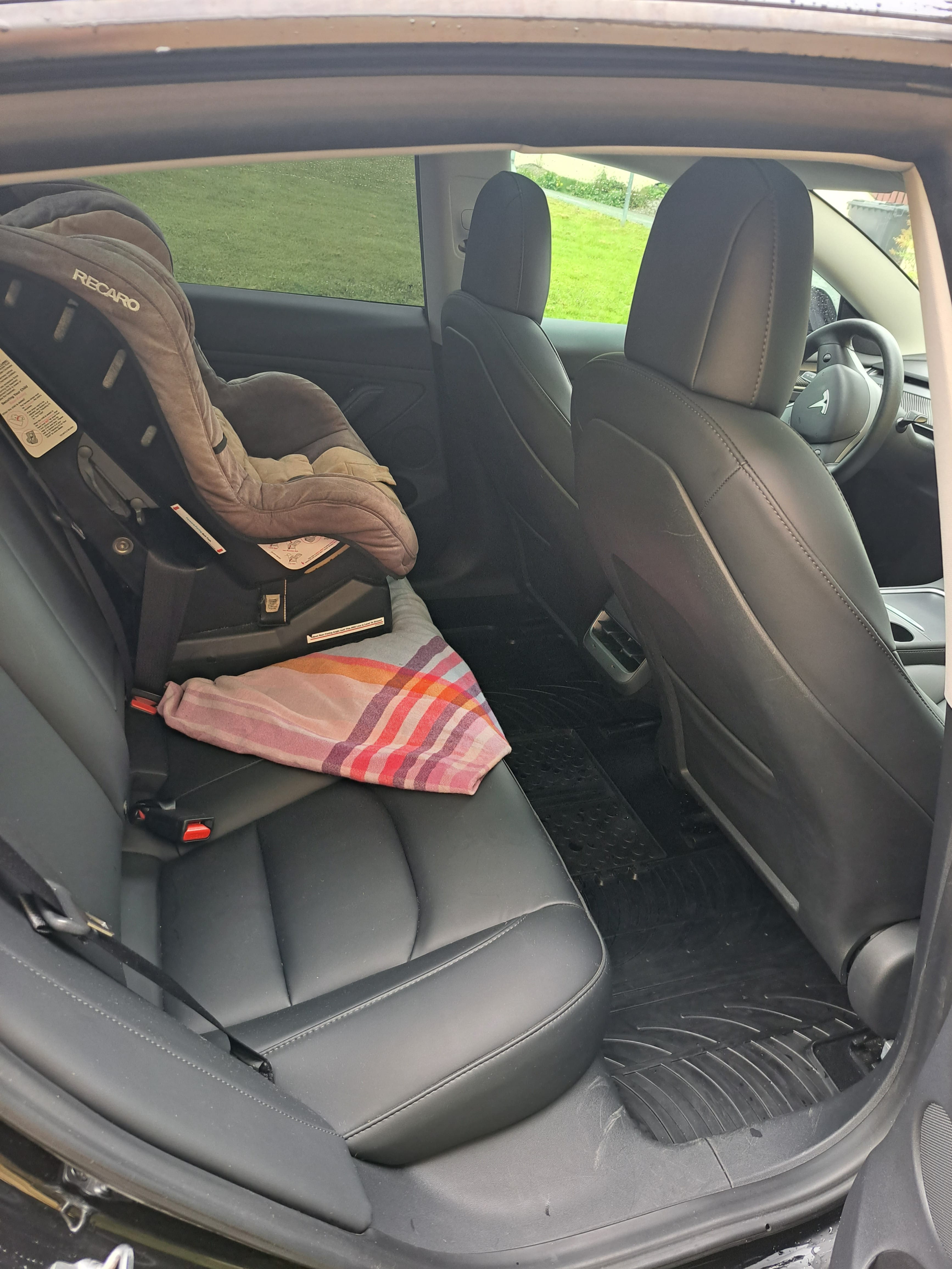 Tesla Model 3 med Bluetooth audio